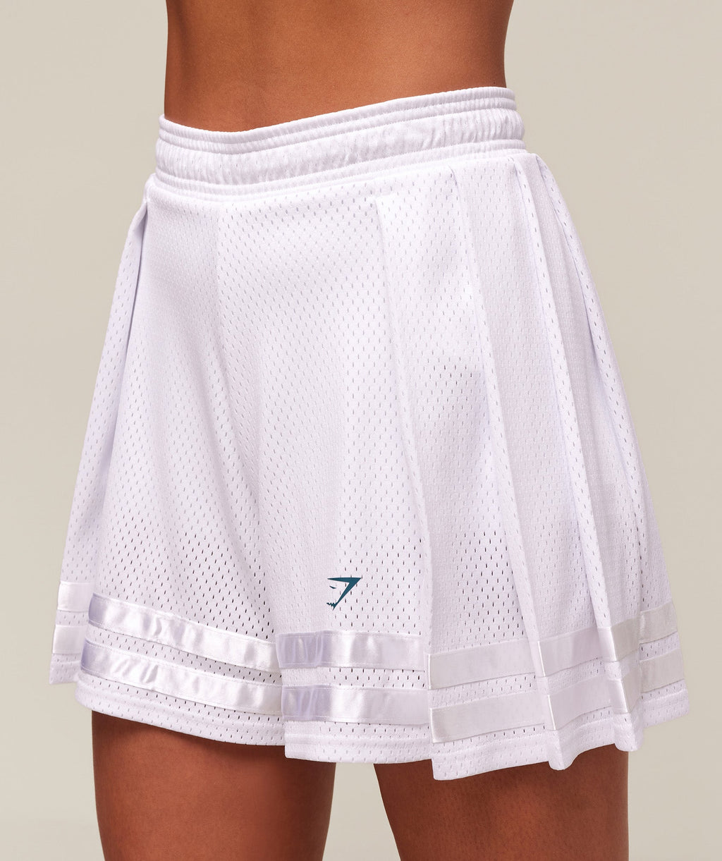 gymshark-mesh-pleated-shorts-shorts-white-ss25