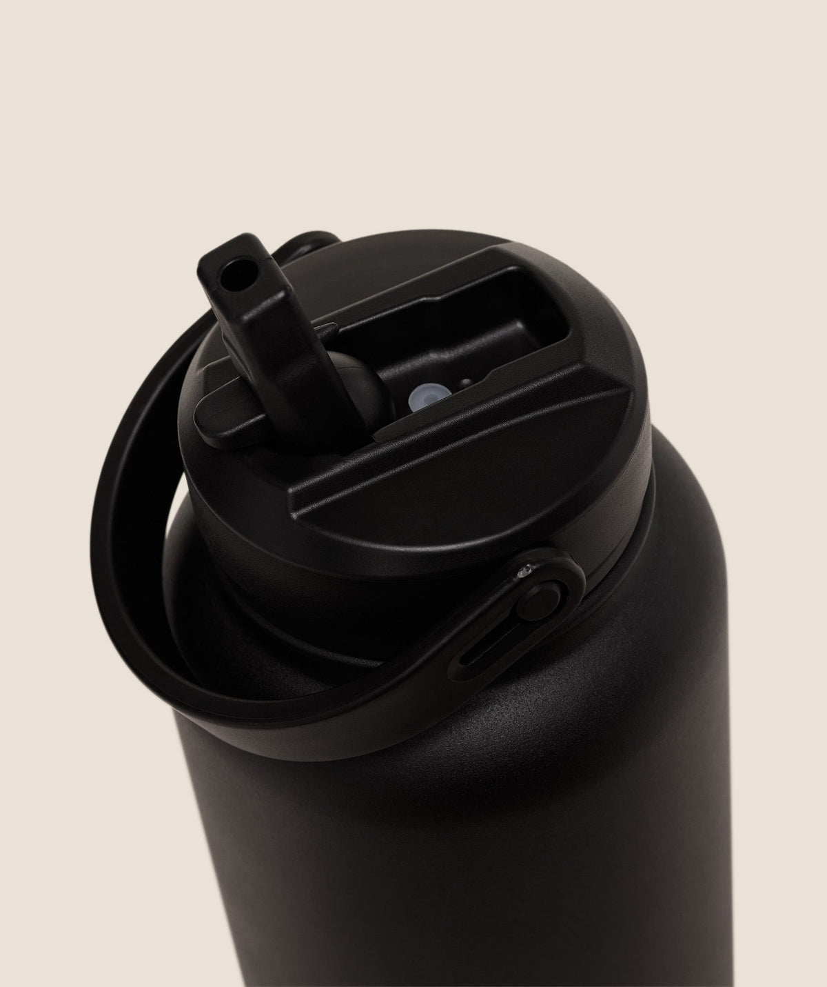 gymshark-metal-insulated-1l-bottle-with-straw-strongwoman-graphic-bottles-black-aw25