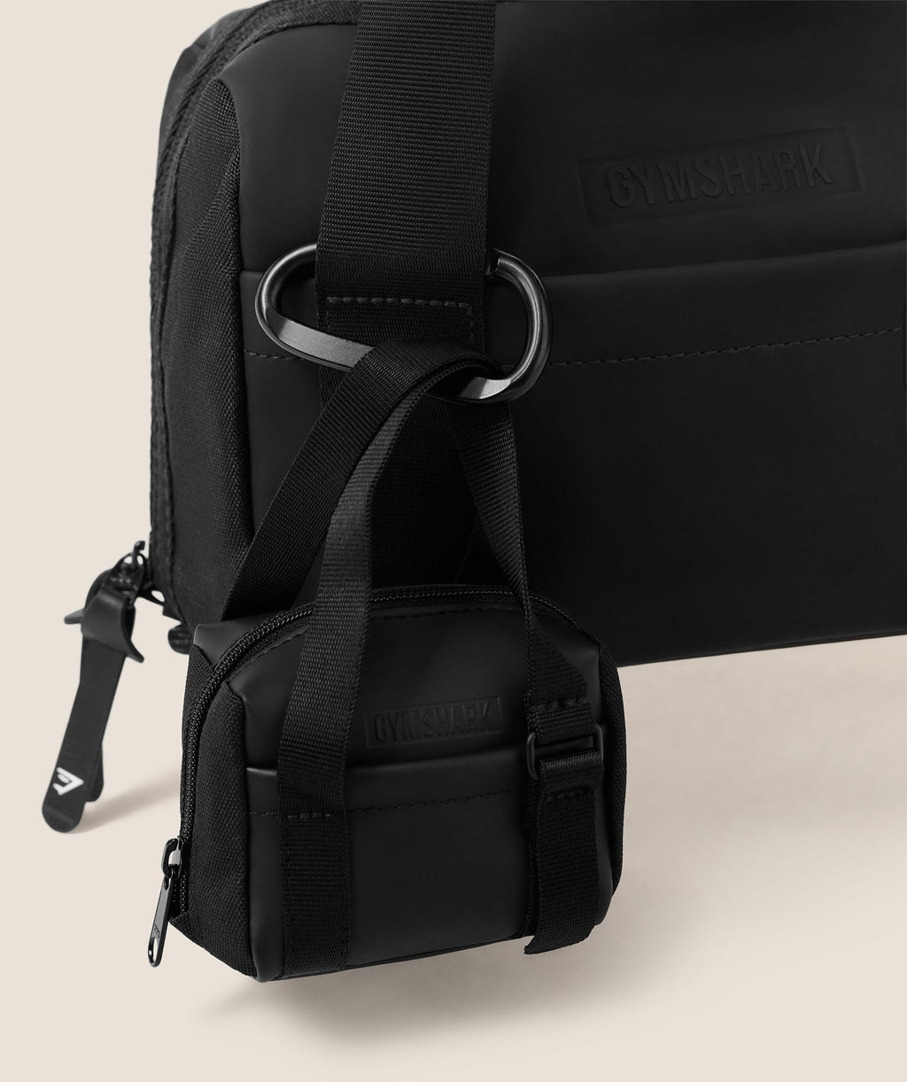 gymshark-everyday-mini-holdall-keychain-misc