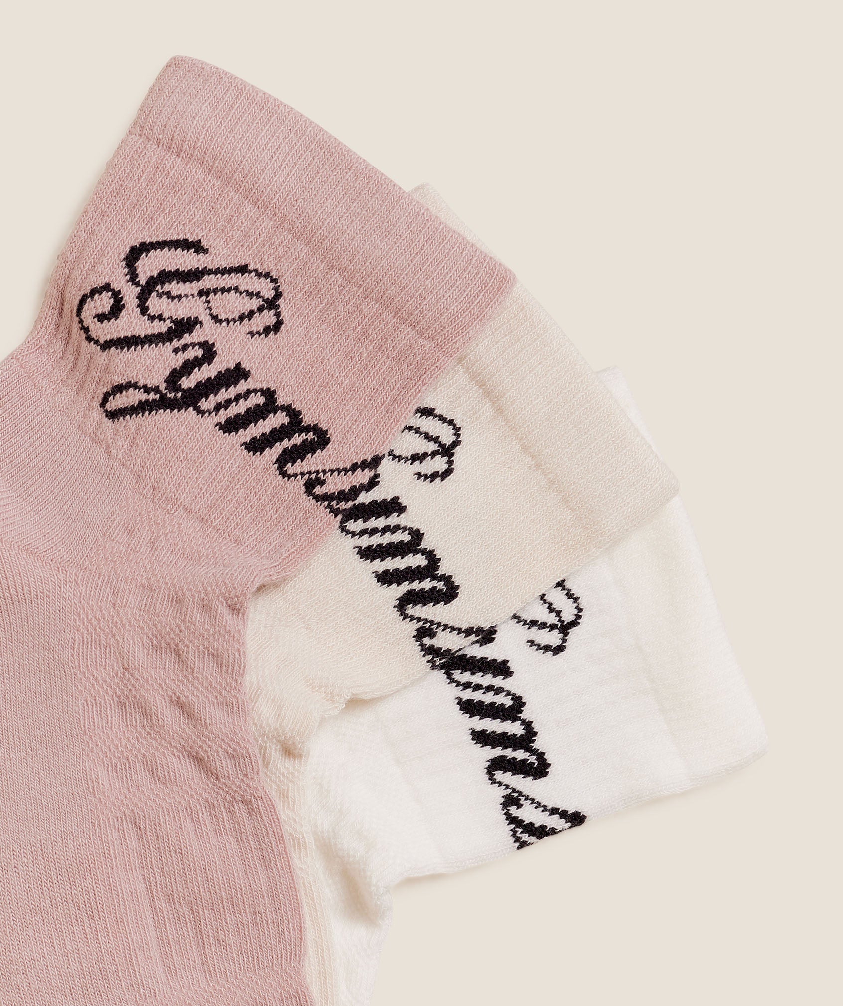 gymshark-cursive-wordmark-graphic-midi-3pk-socks-pink-aw25