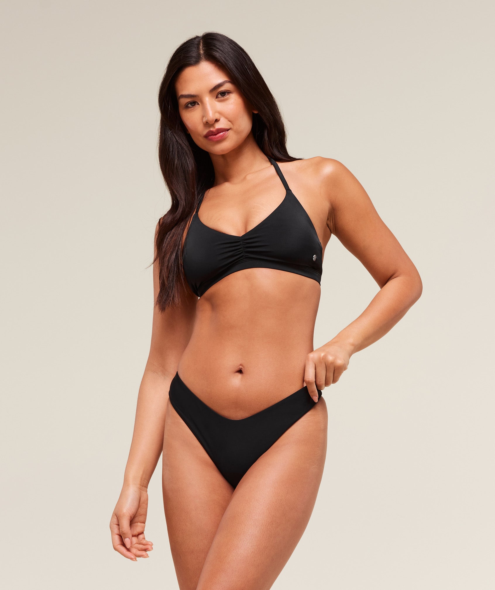 gymshark-minimal-bikini-top-swimwear-black-ss25