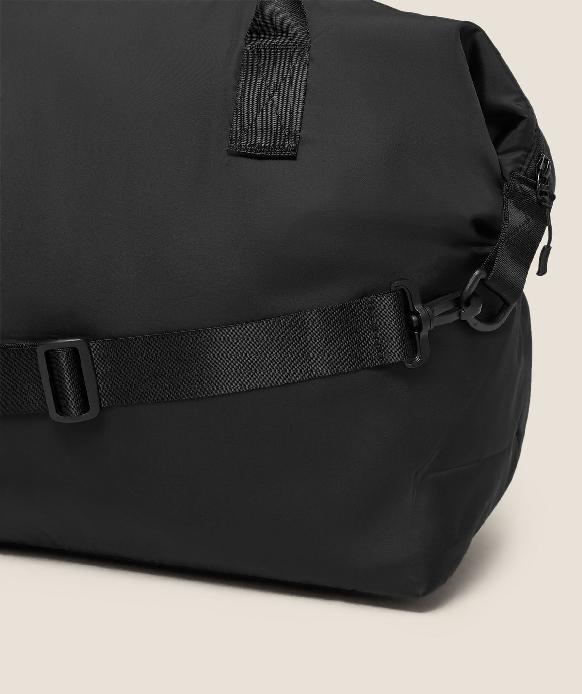 gymshark-mode-duffle-bag-bags-black-ss26