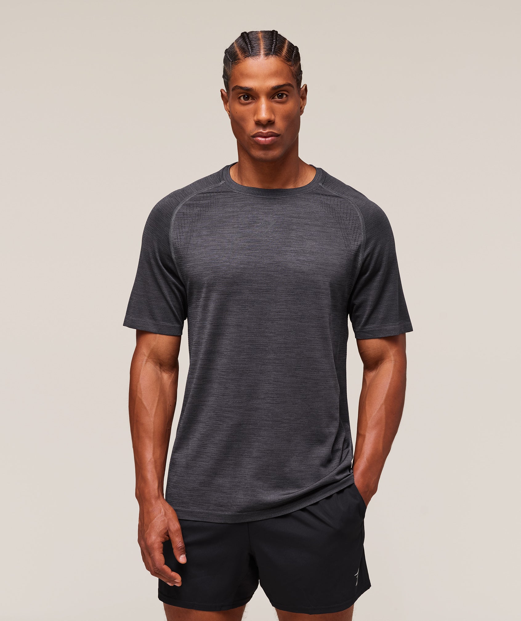 gymshark-versatile-seamless-t-shirt-ss-tops-grey-aw25
