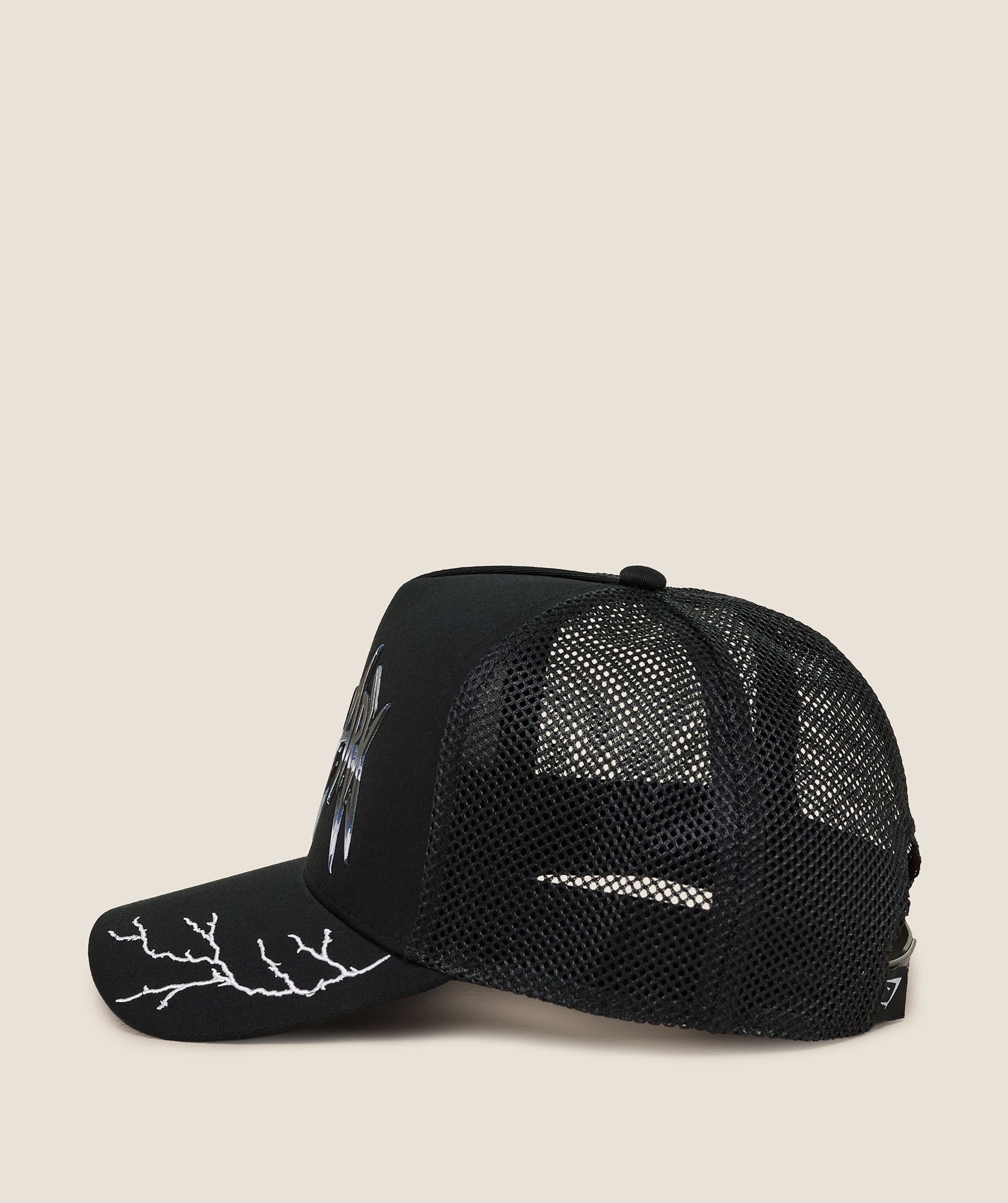 gymshark-lightning-graphic-trucker-cap-headwear
