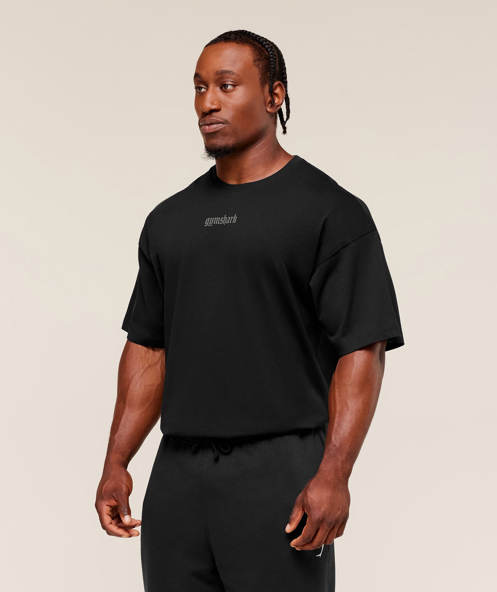 gymshark-olde-english-t-shirt-ss-tops-black-aw25