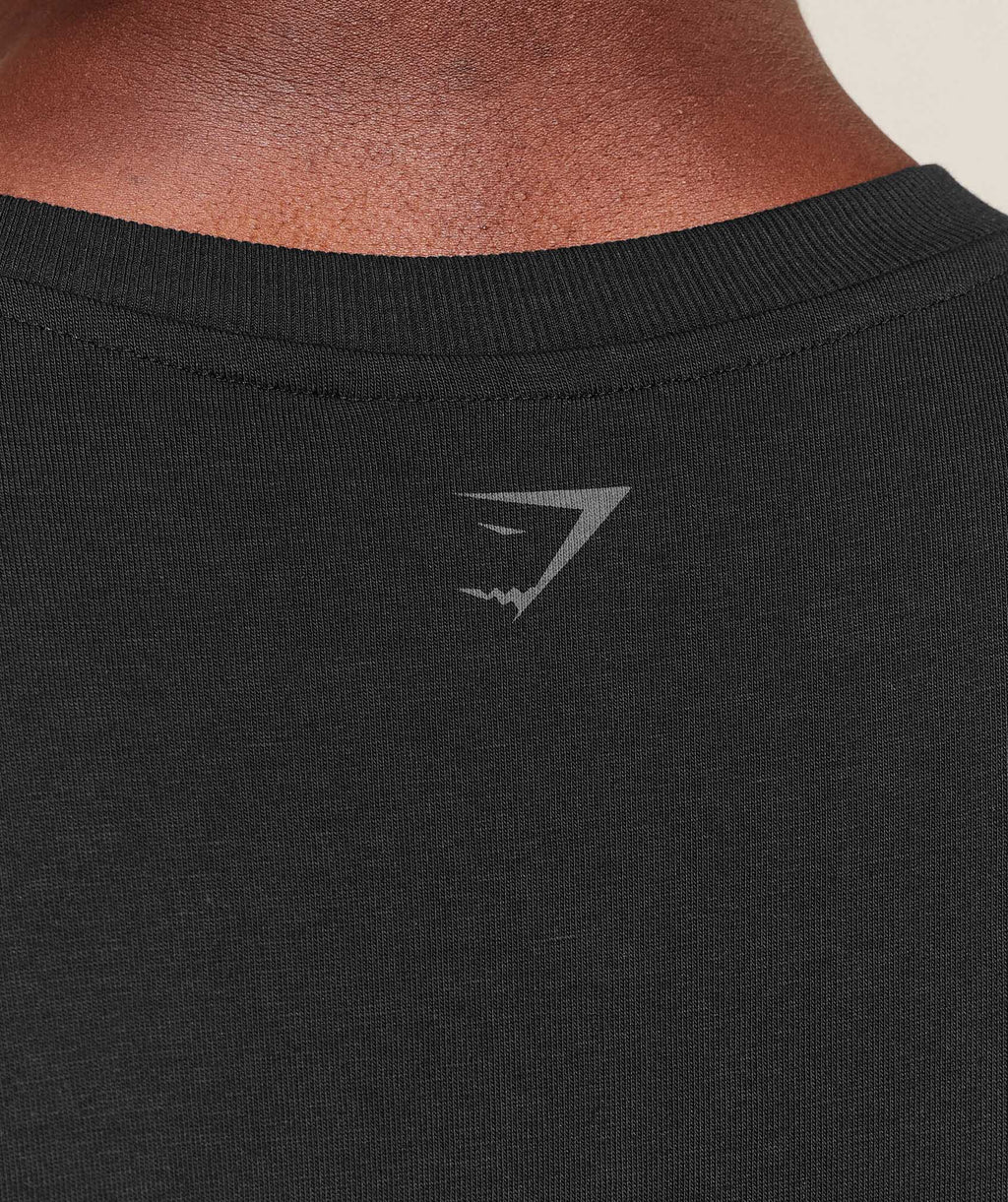 gymshark-olde-english-t-shirt-ss-tops-black-aw25