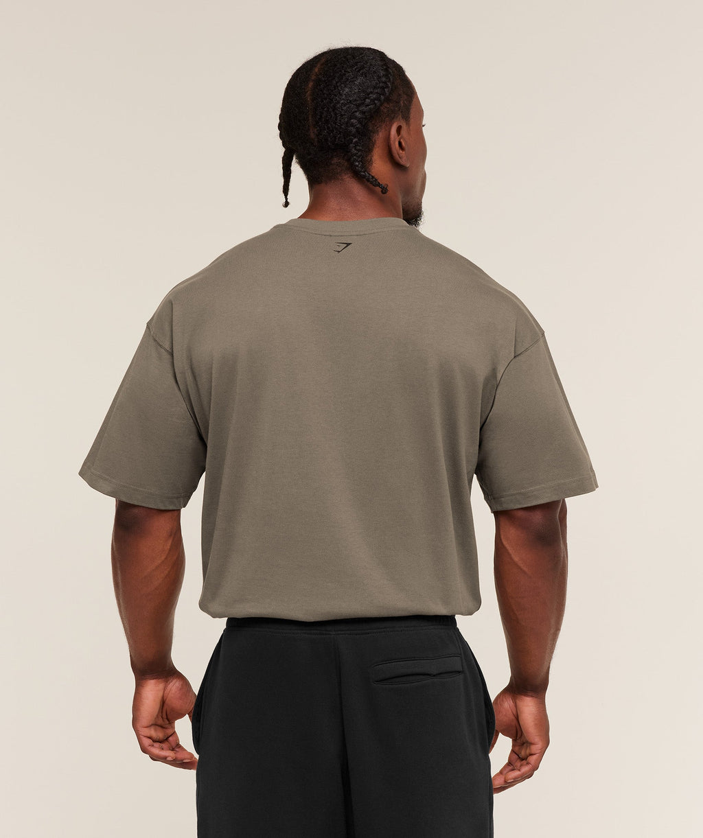 gymshark-olde-english-t-shirt-ss-tops-brown-aw25