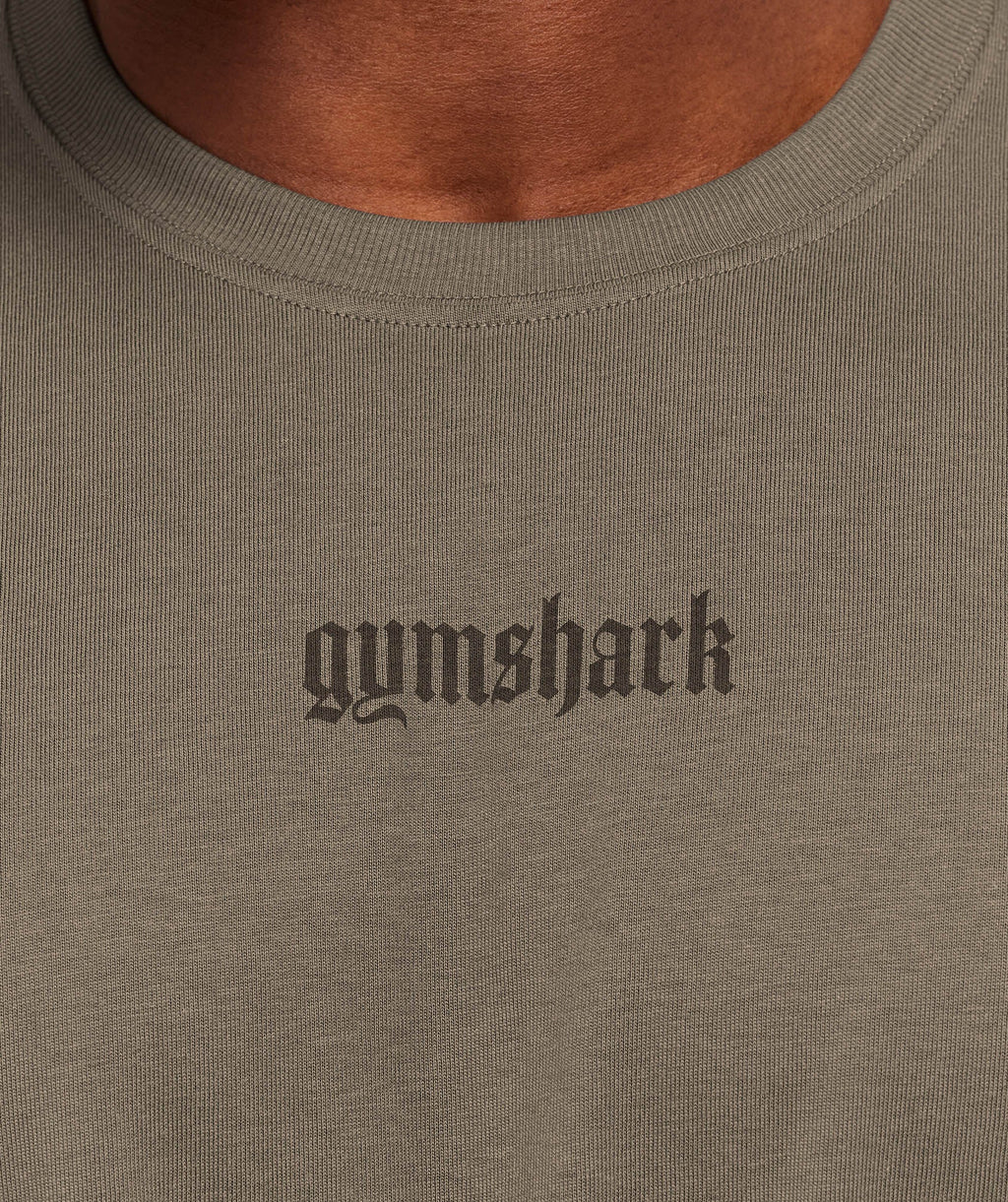 gymshark-olde-english-t-shirt-ss-tops-brown-aw25