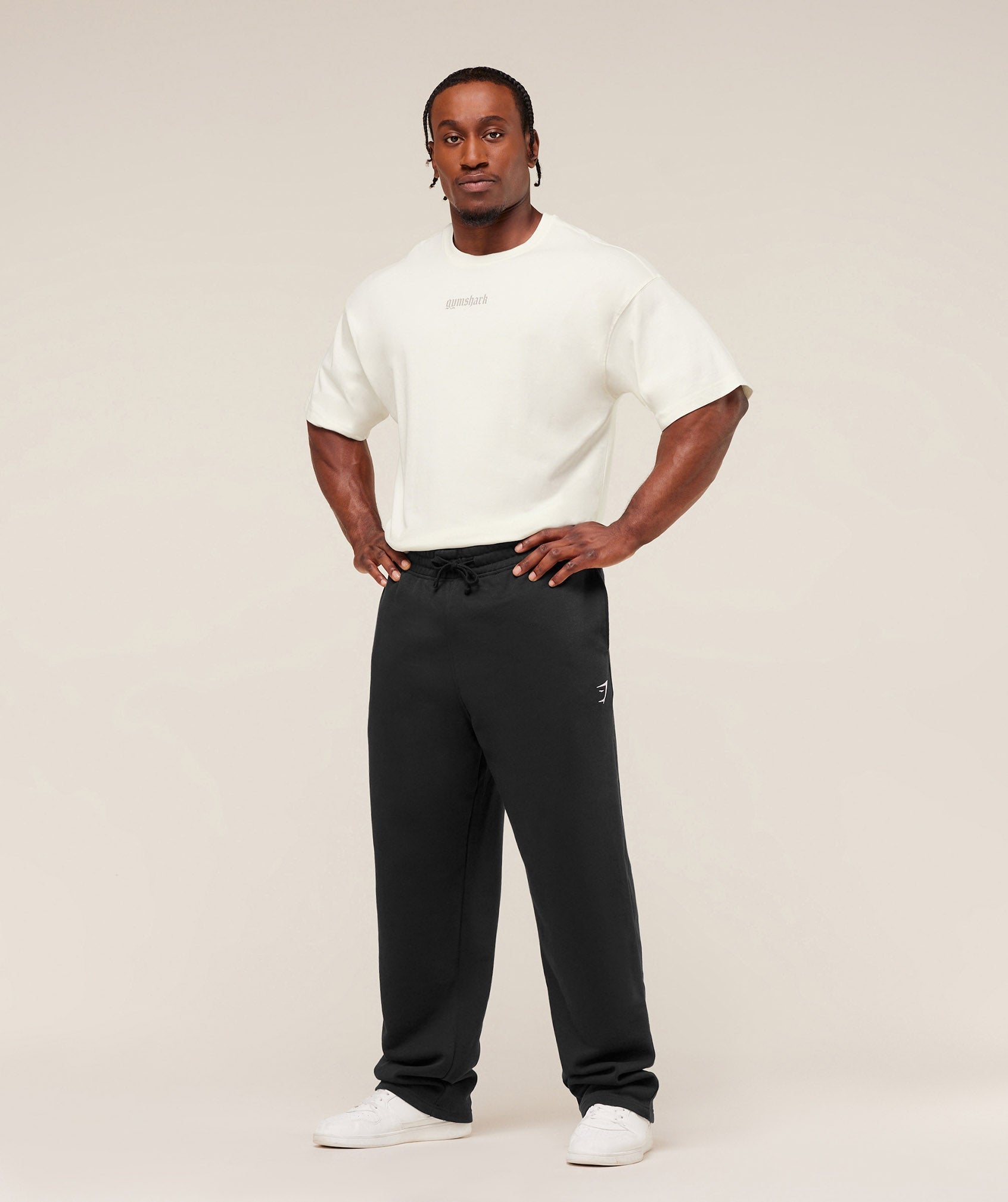gymshark-olde-english-t-shirt-ss-tops-white-aw25
