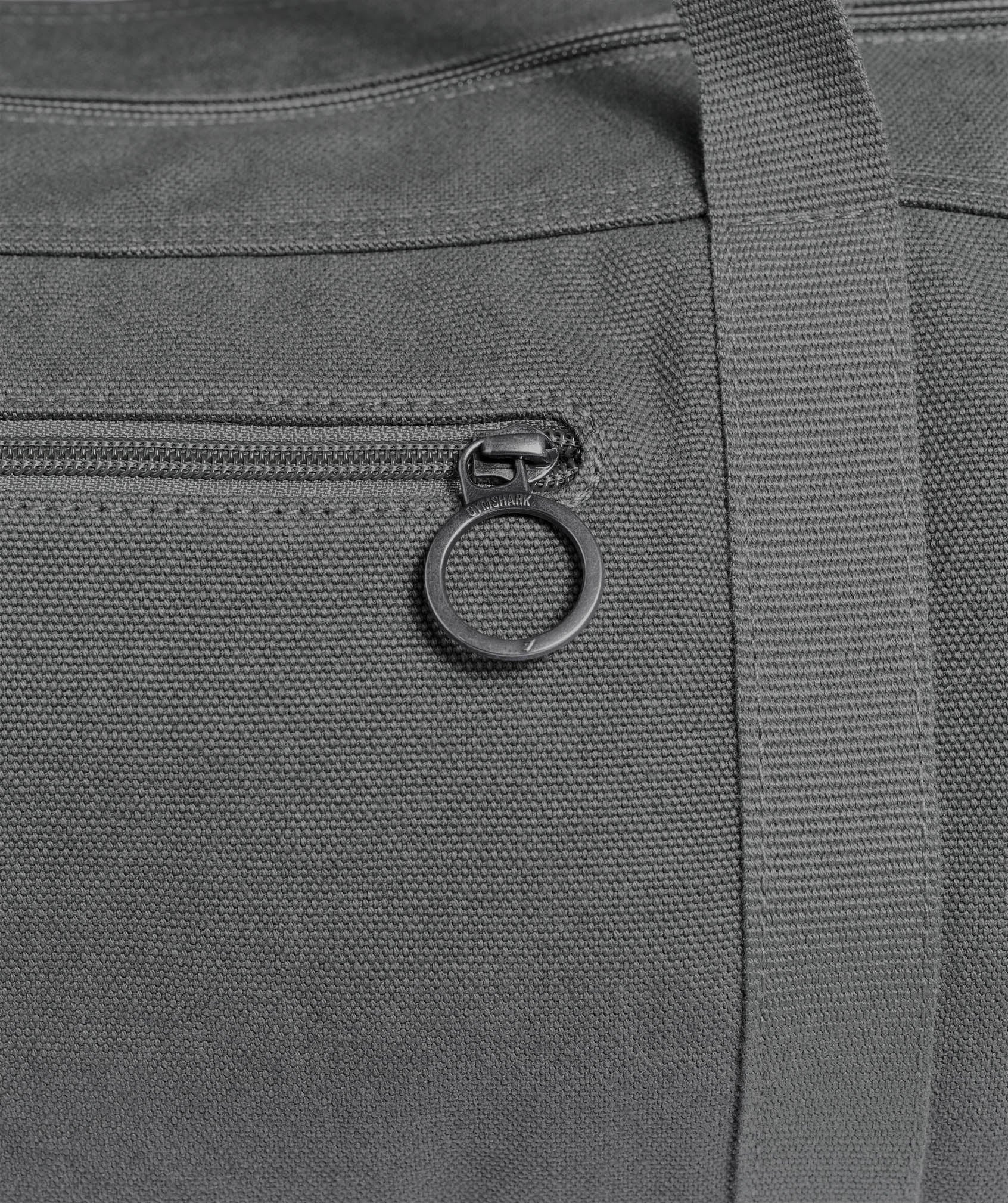gymshark-power-holdall-bags-grey-aw25