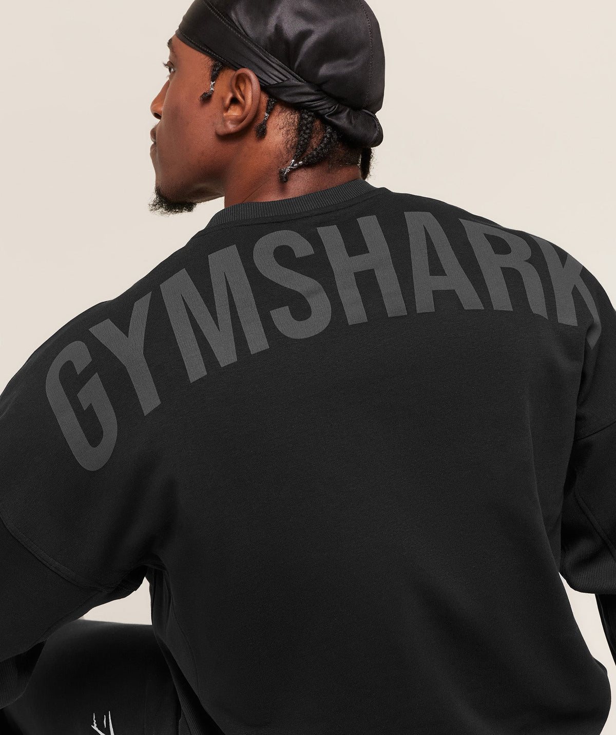 gymshark-power-crew-pullovers-black-aw25