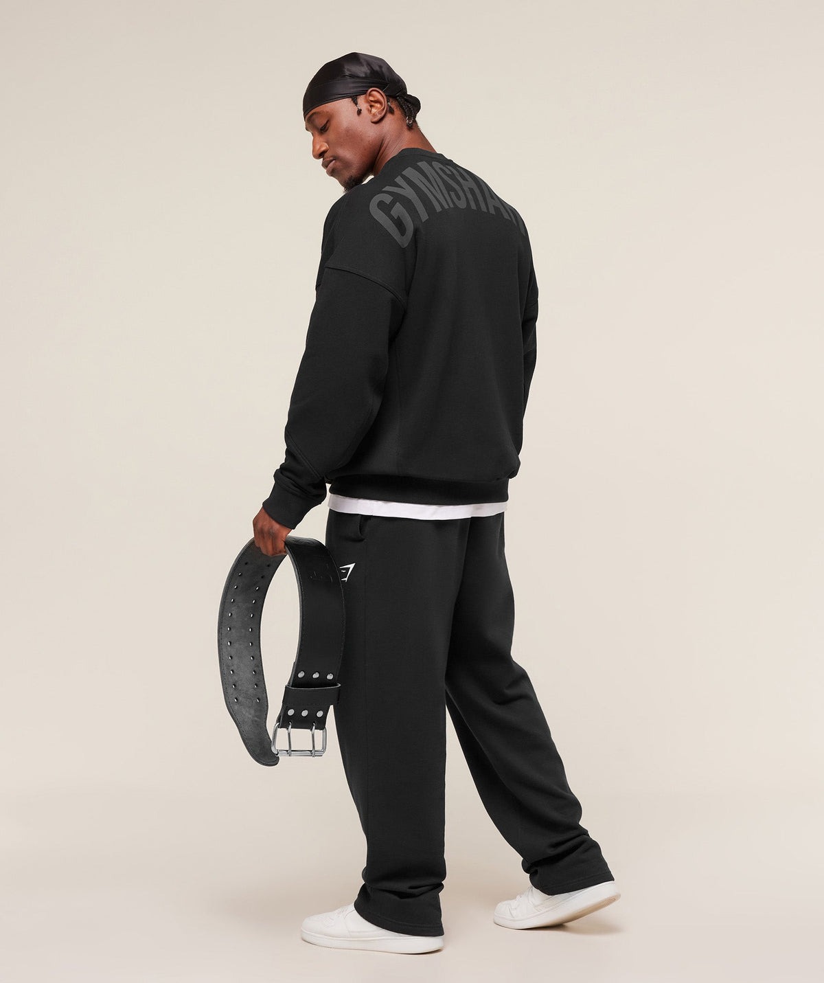 gymshark-power-crew-pullovers-black-aw25