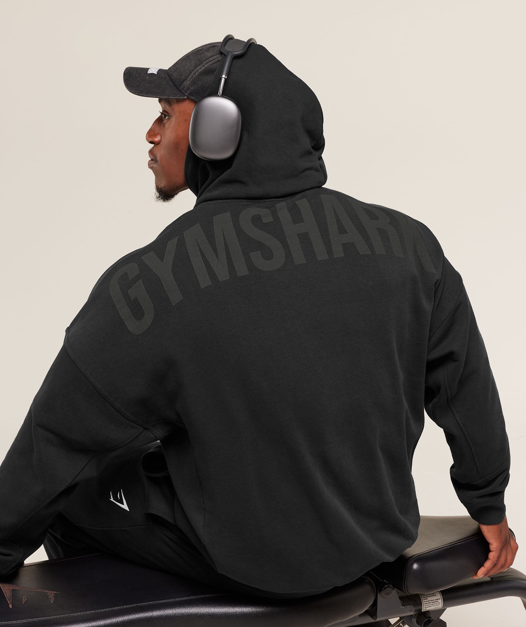 gymshark-power-hoodie-pullovers-black-aw25-1