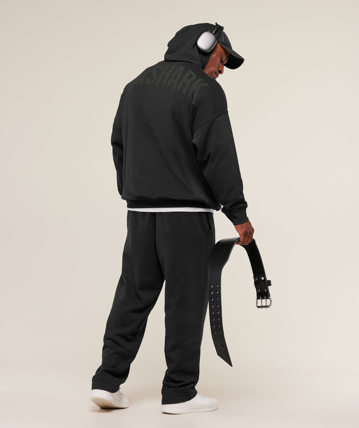 gymshark-power-hoodie-pullovers-black-aw25-1