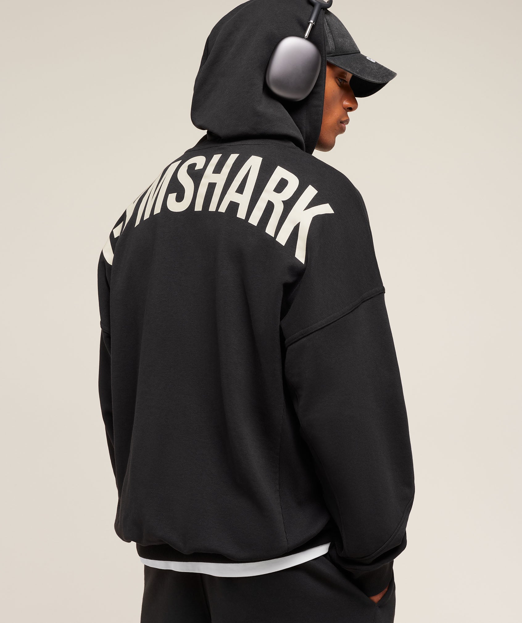 gymshark-power-zip-up-hoodie-pullovers-black-aw25-1