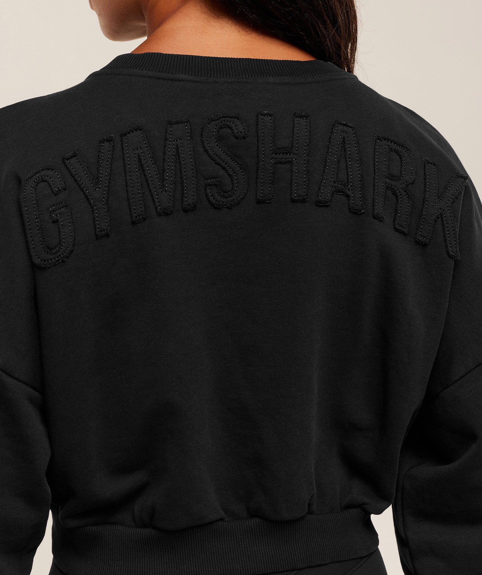 gymshark-power-washed-sweat-top-pullovers-black-aw25