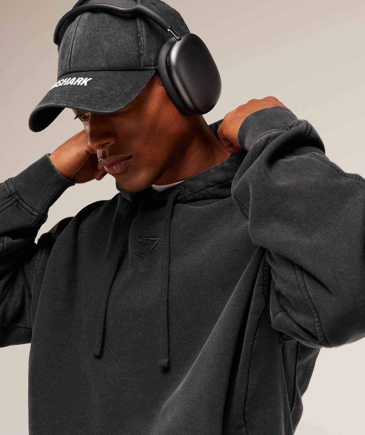 gymshark-power-washed-hoodie-pullovers