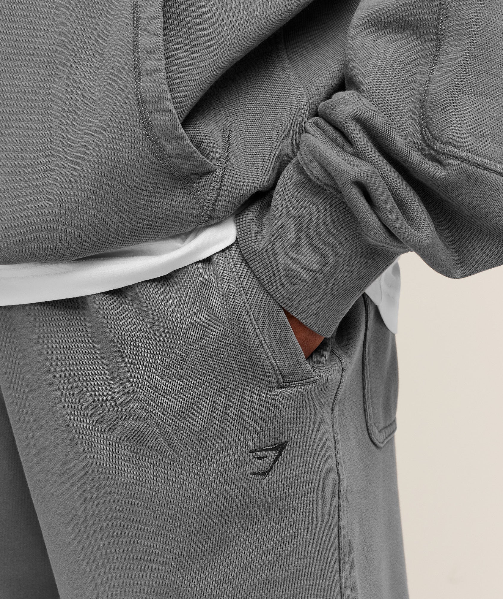 gymshark-premium-heavyweight-jogger-pants-grey-aw25