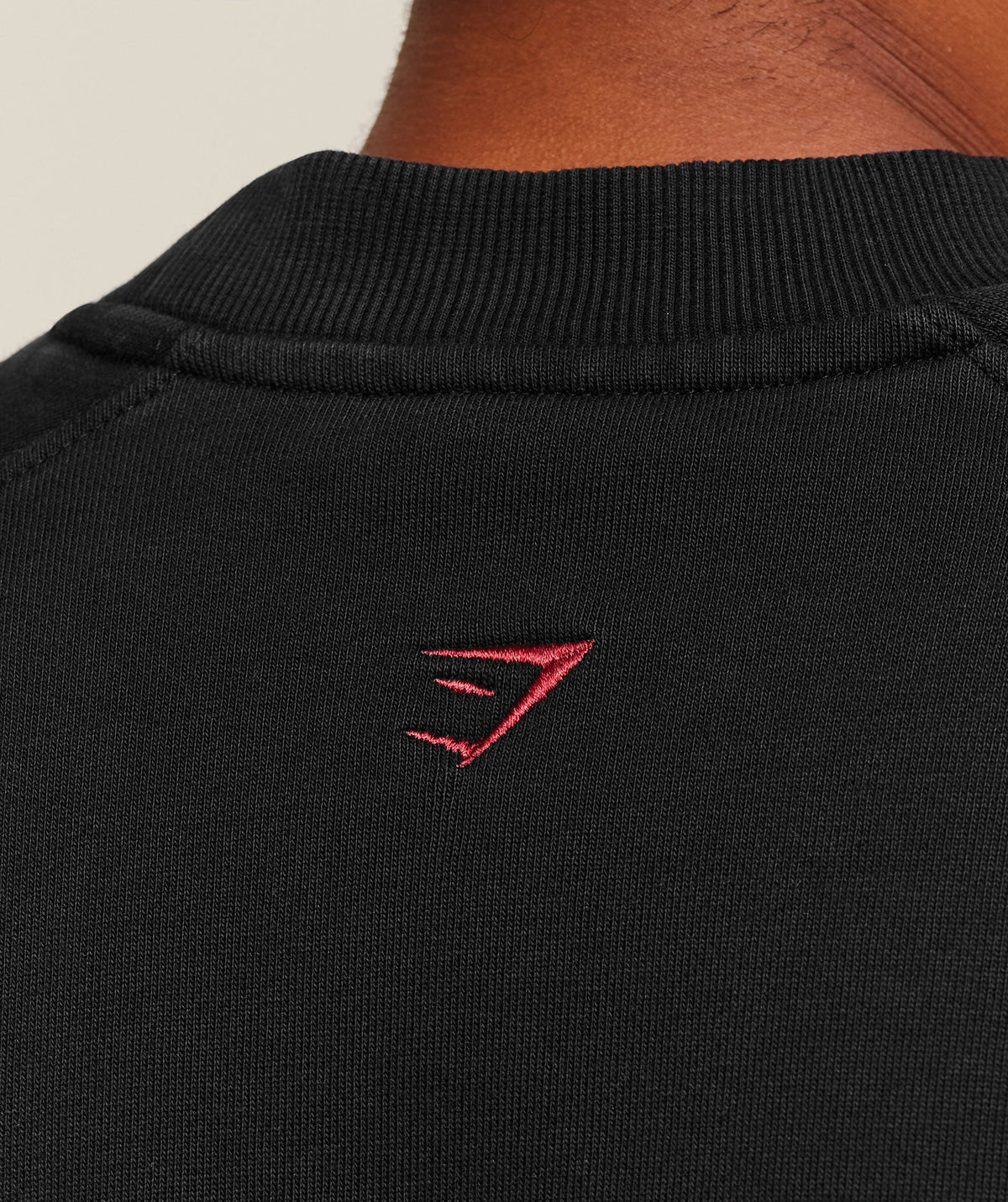 gymshark-premium-heavyweight-crew-pullovers-black-aw25