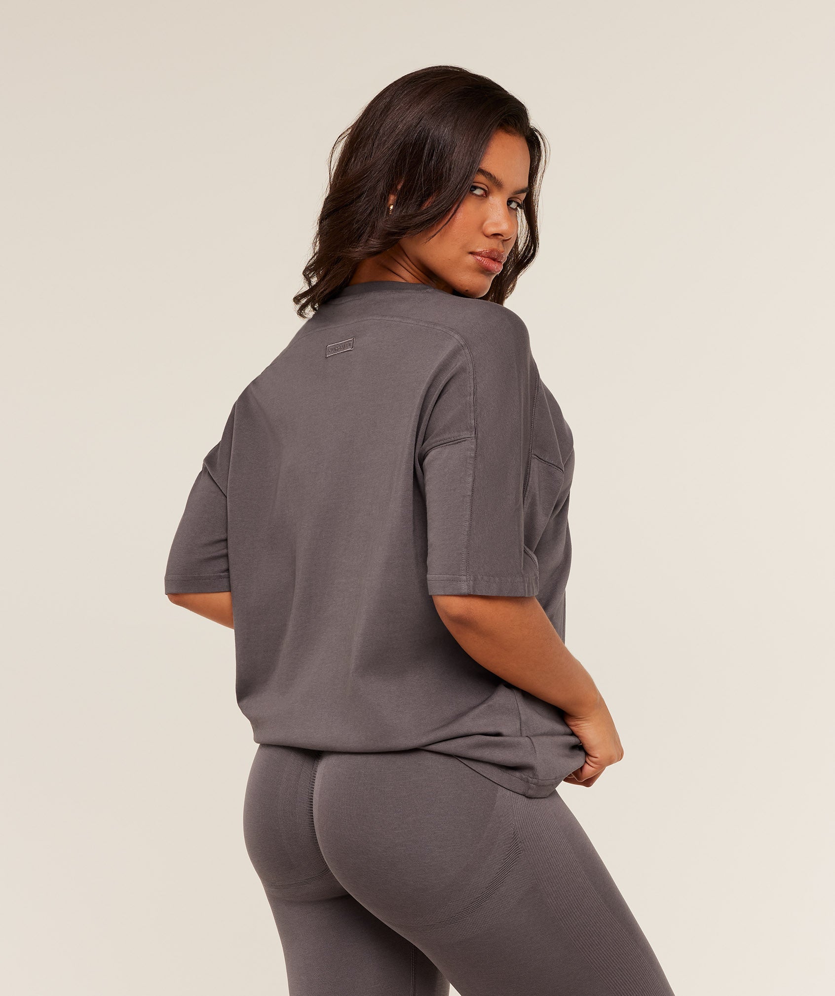 gymshark-pump-cover-structured-fleece-top-ss-tops-brown-ss26