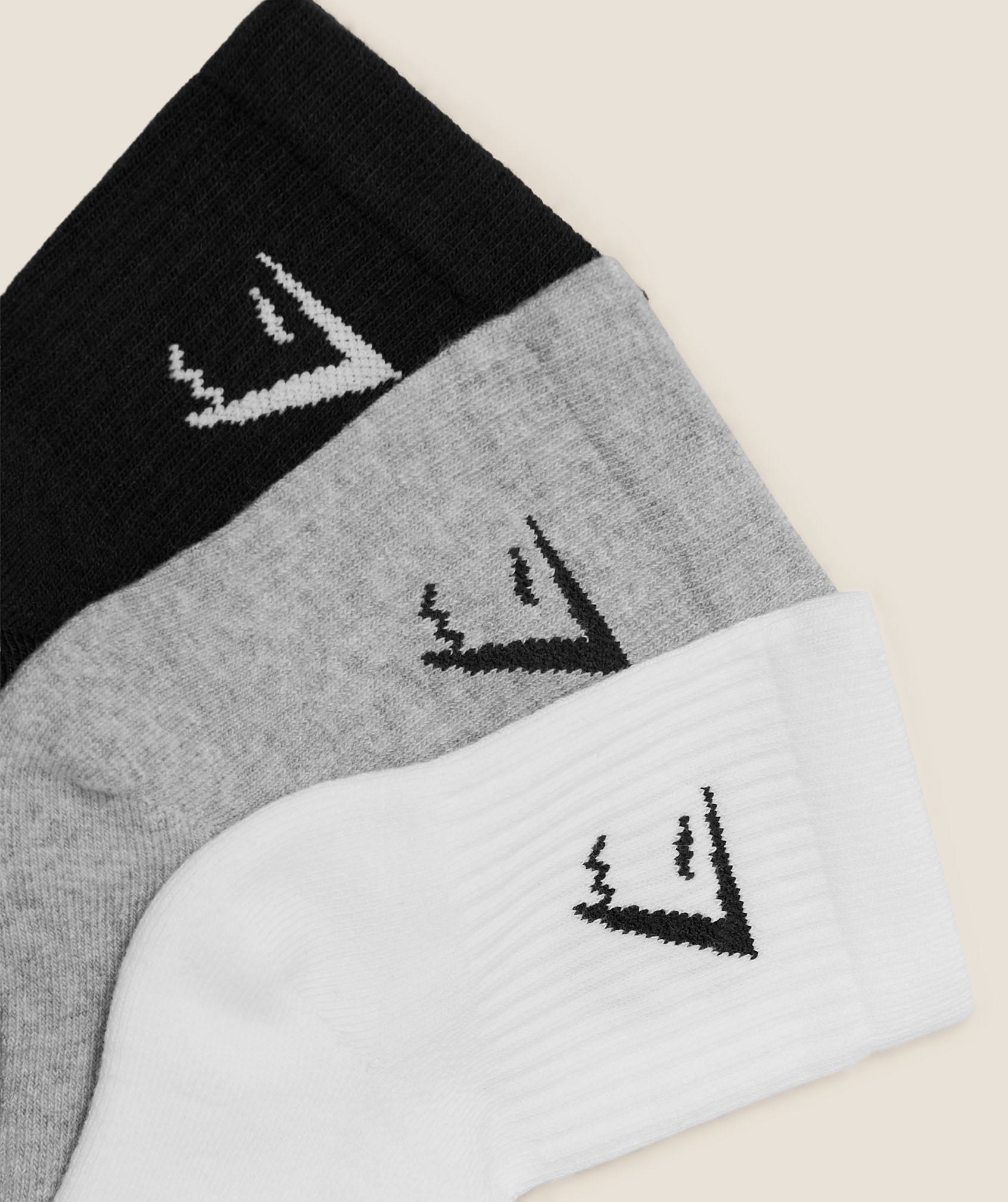 gymshark-crew-socks-3pk-socks-white-ss26-i2c5c-wb7z