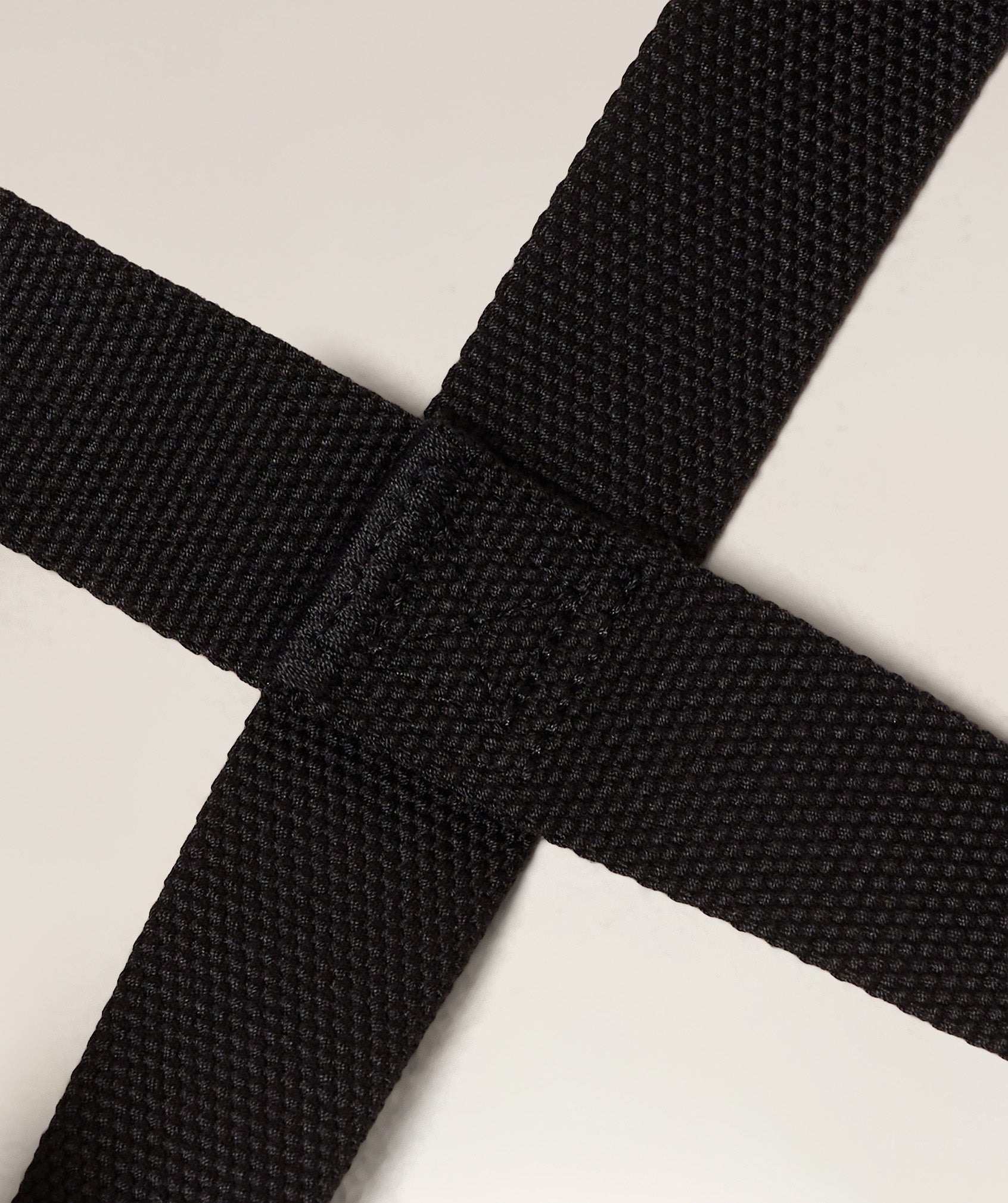 gymshark-figure-8-lifting-straps-equipment-black-aw25