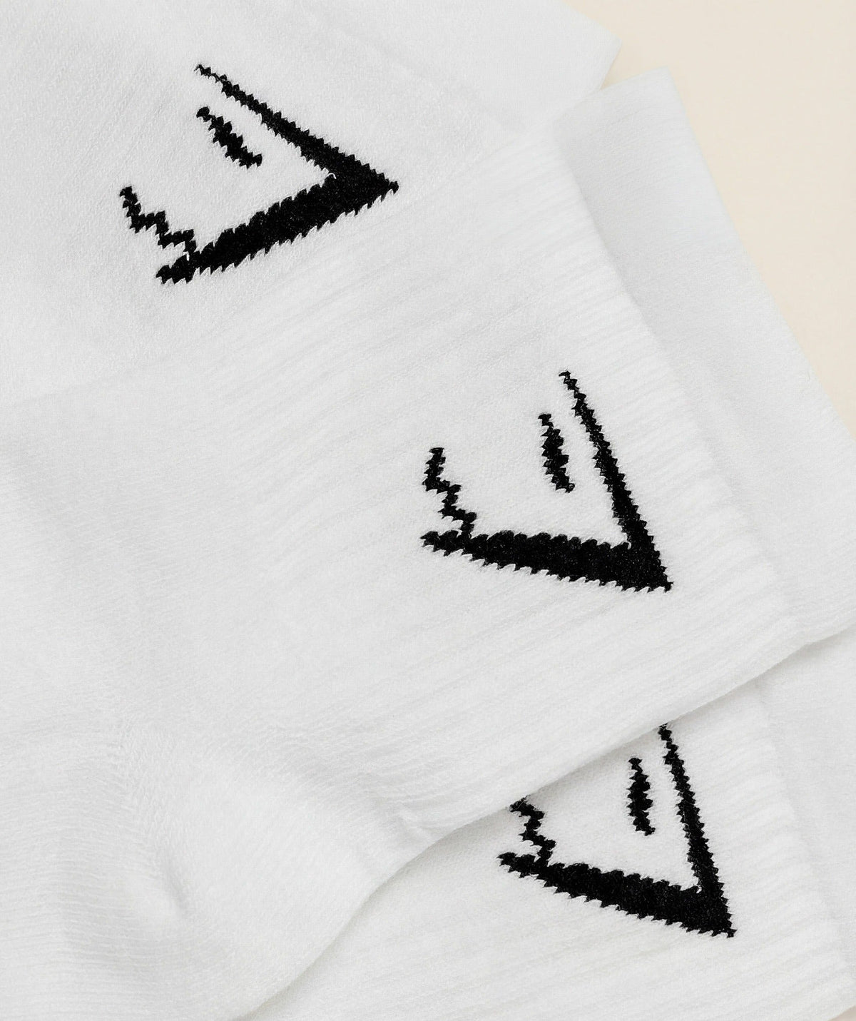 gymshark-midi-socks-3pk-socks-white-ss26-i2c5e-wb57