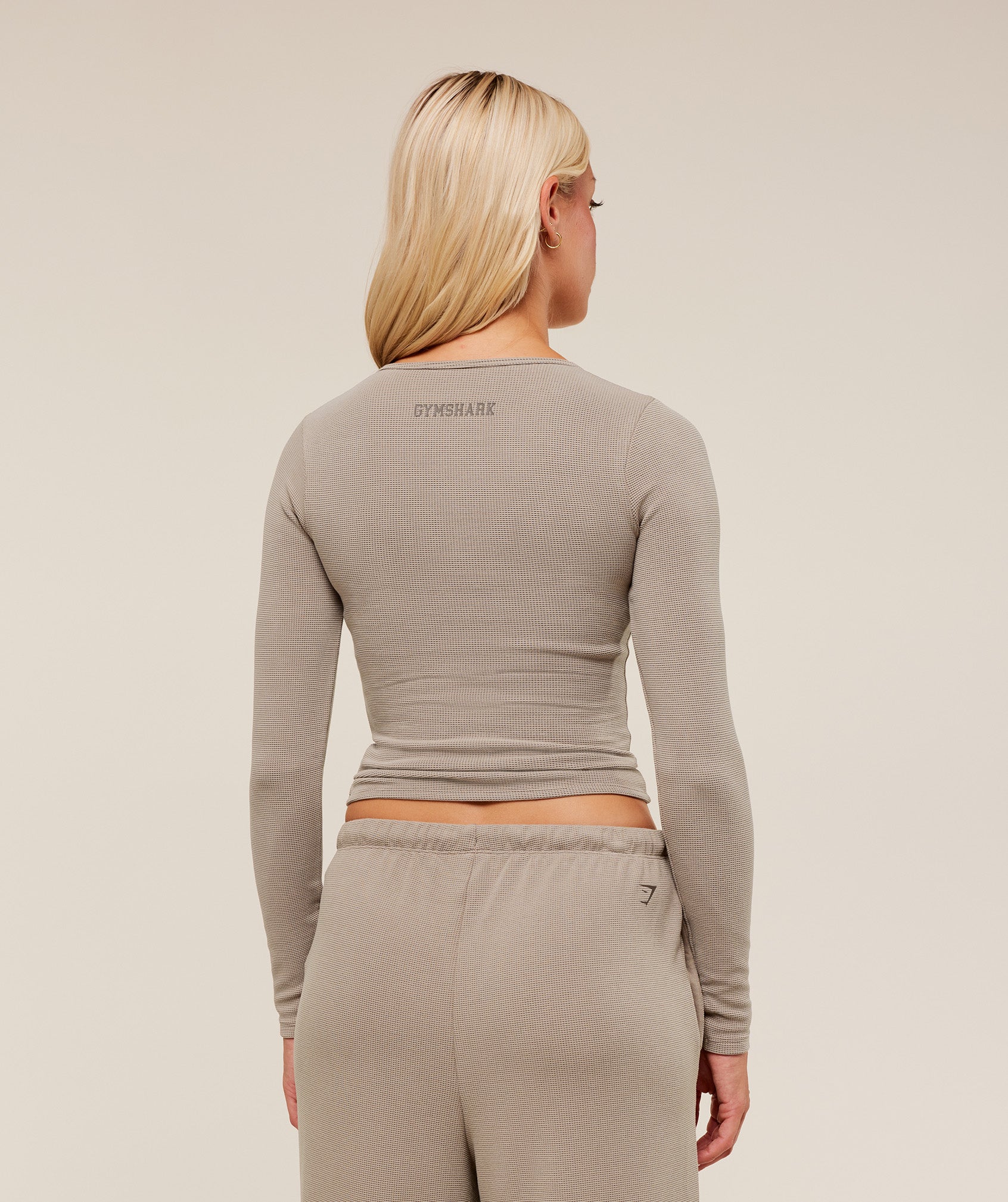 gymshark-waffle-long-sleeve-top-ls-tops-brown-aw25