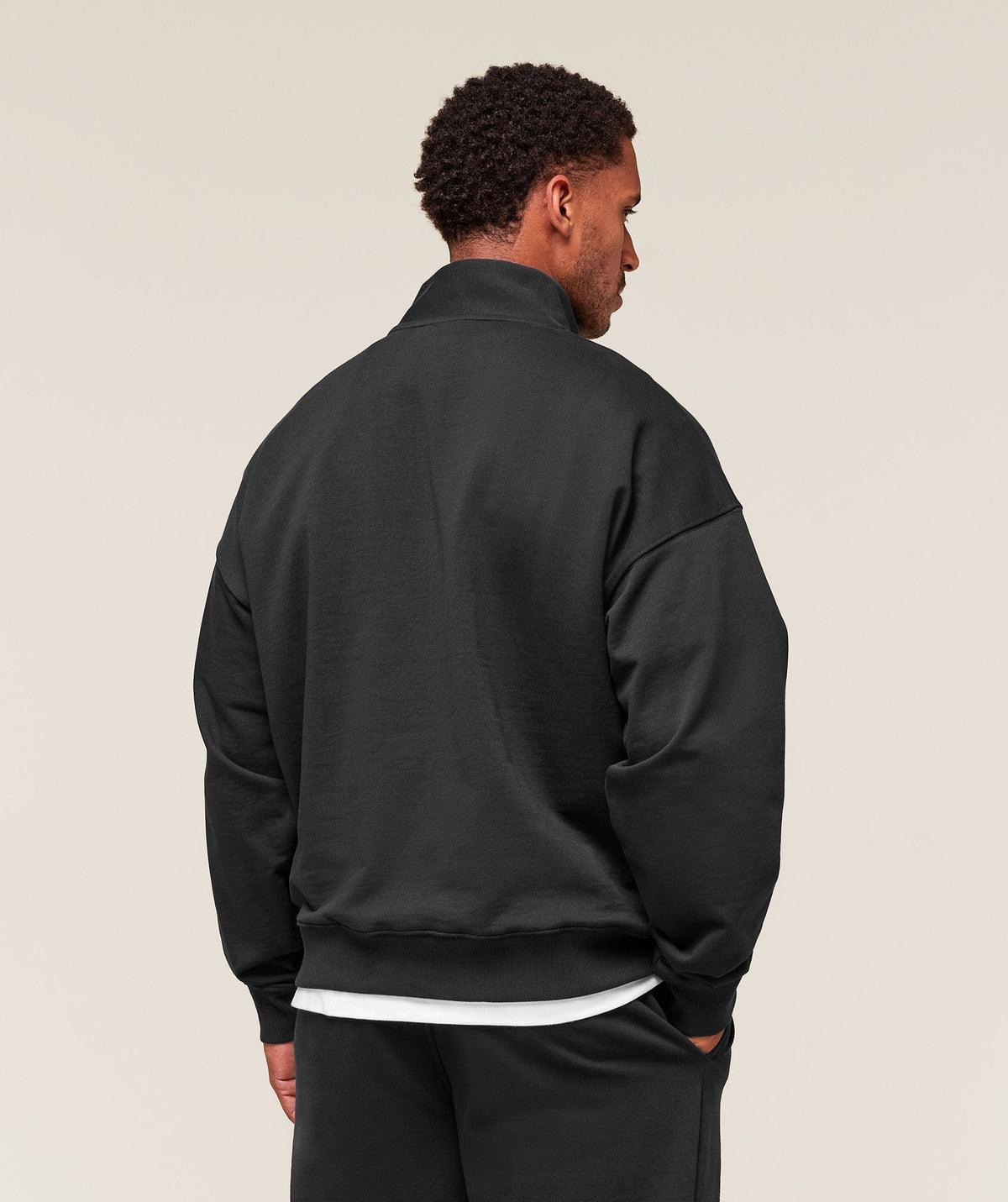 gymshark-rest-day-sweats-1-4-zip-black-aw22