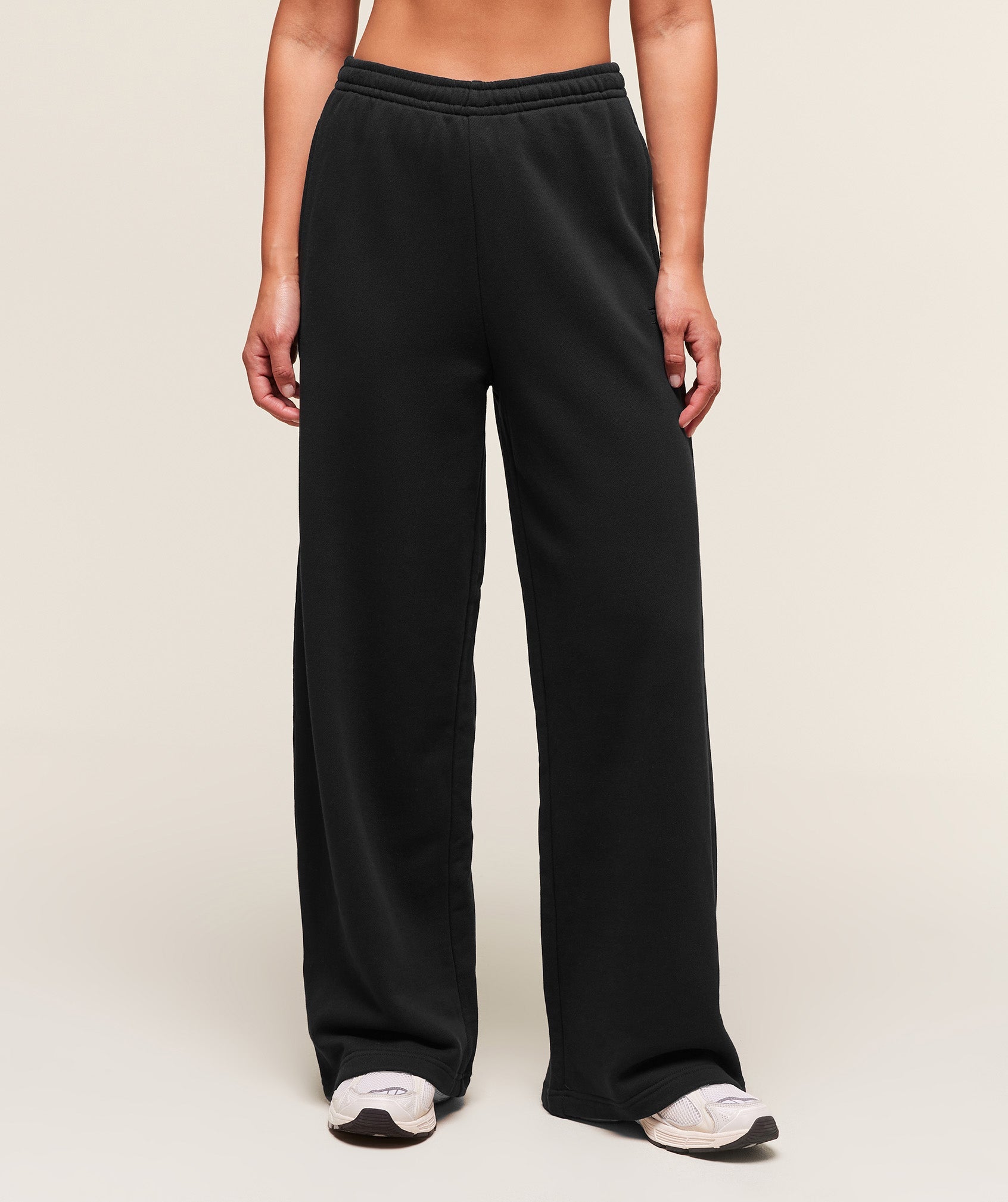 gymshark-rest-day-sweats-2-0-wide-leg-jogger-pants-black-aw25