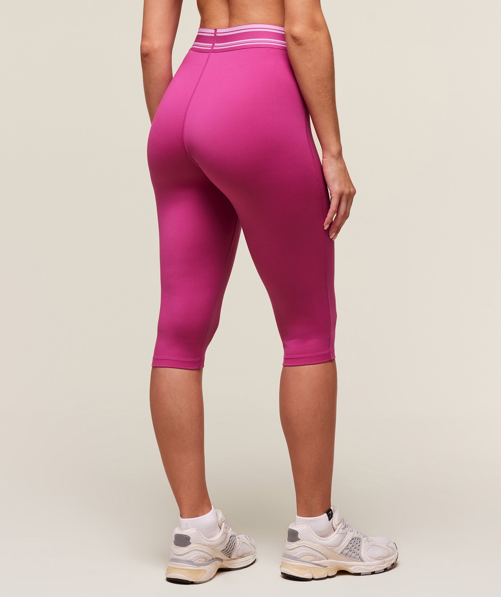 gymshark-retro-capri-leggings-leggings-pink-ss25