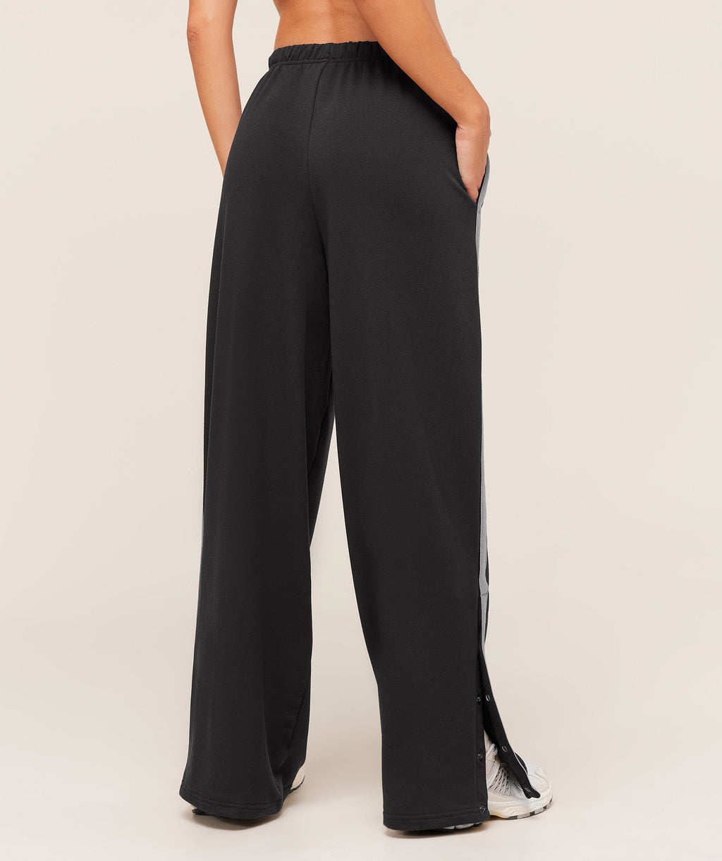 gymshark-retro-stripe-snap-pant-pants-black-aw25