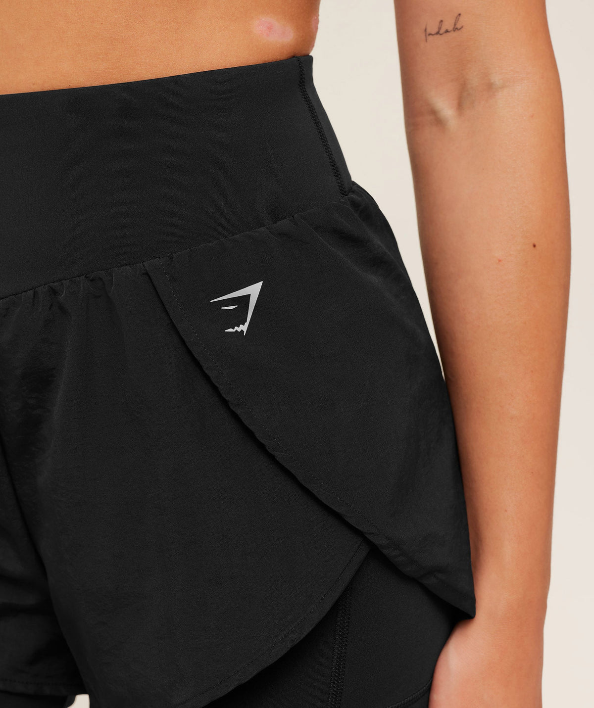gymshark-running-2-in-1-shorts-black-ss25