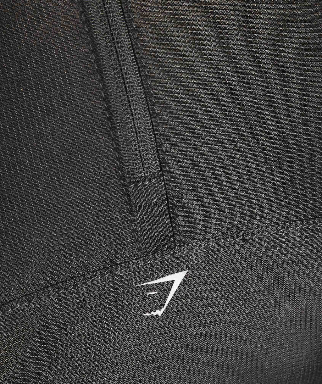 gymshark-running-backpack-black-aw24