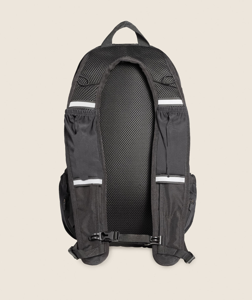 gymshark-running-backpack-black-aw24