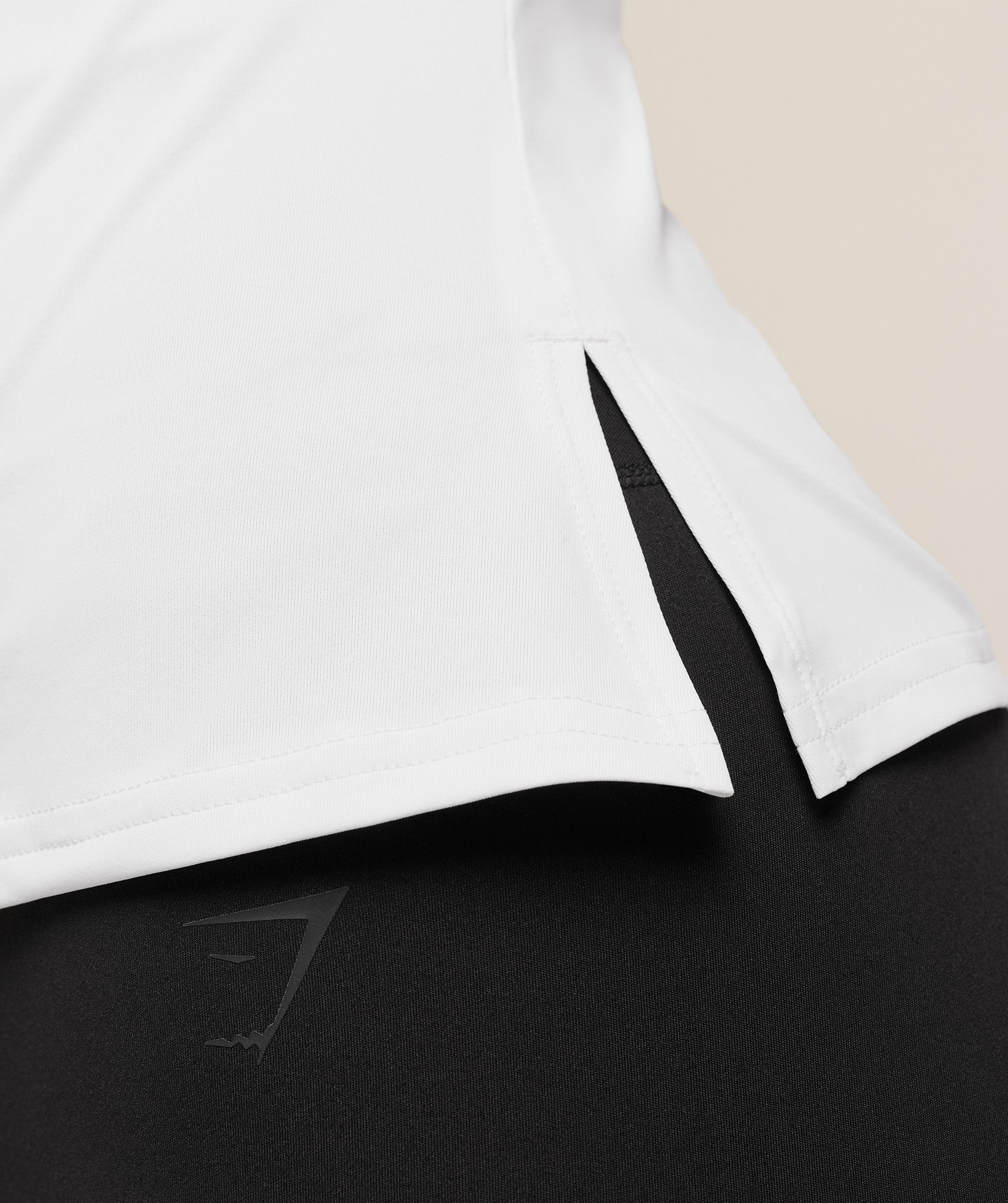 gymshark-running-back-vent-t-shirt-ss-tops-white-aw25