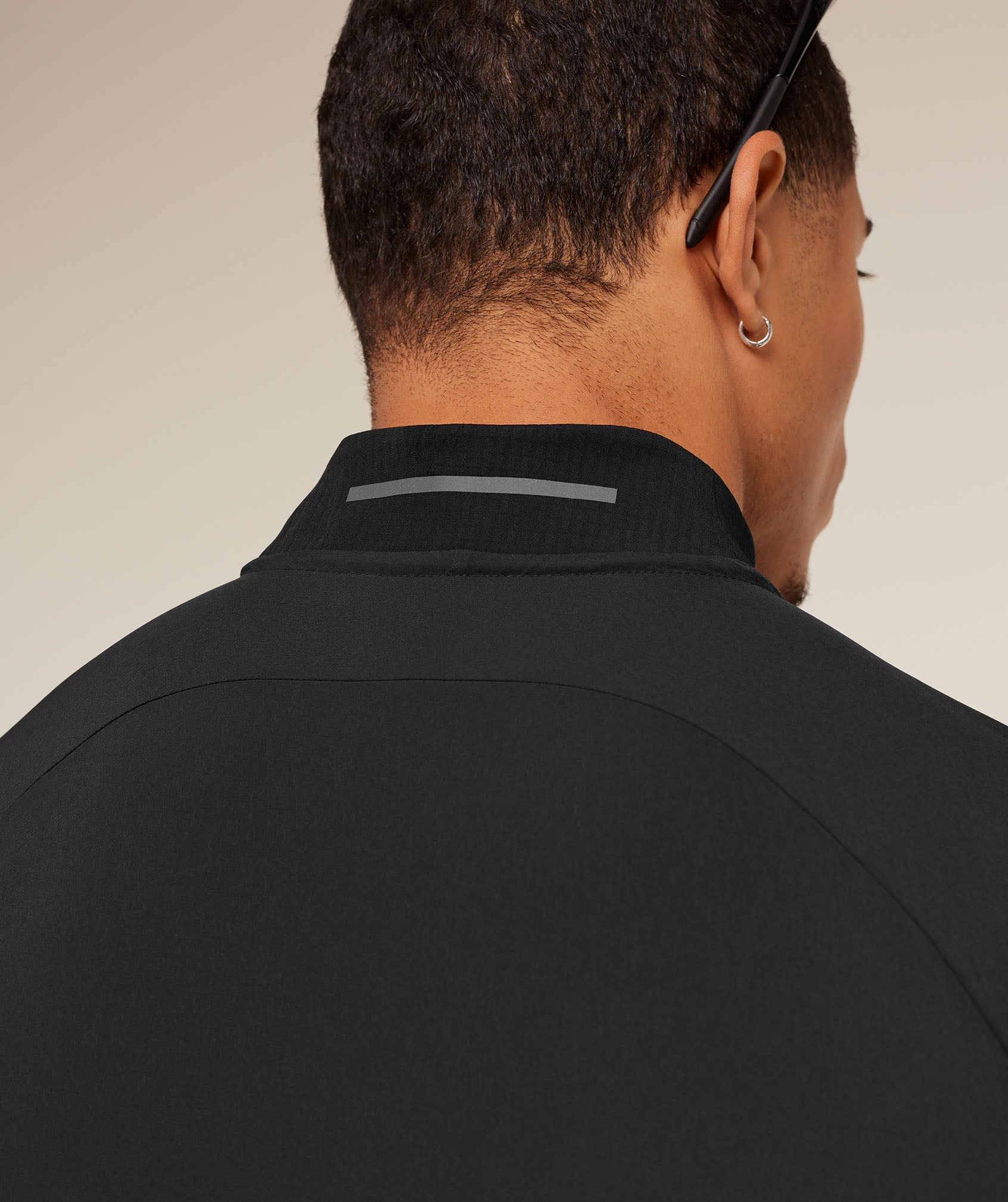 gymshark-running-elite-1-4-zip-pullovers-black-ss25-1