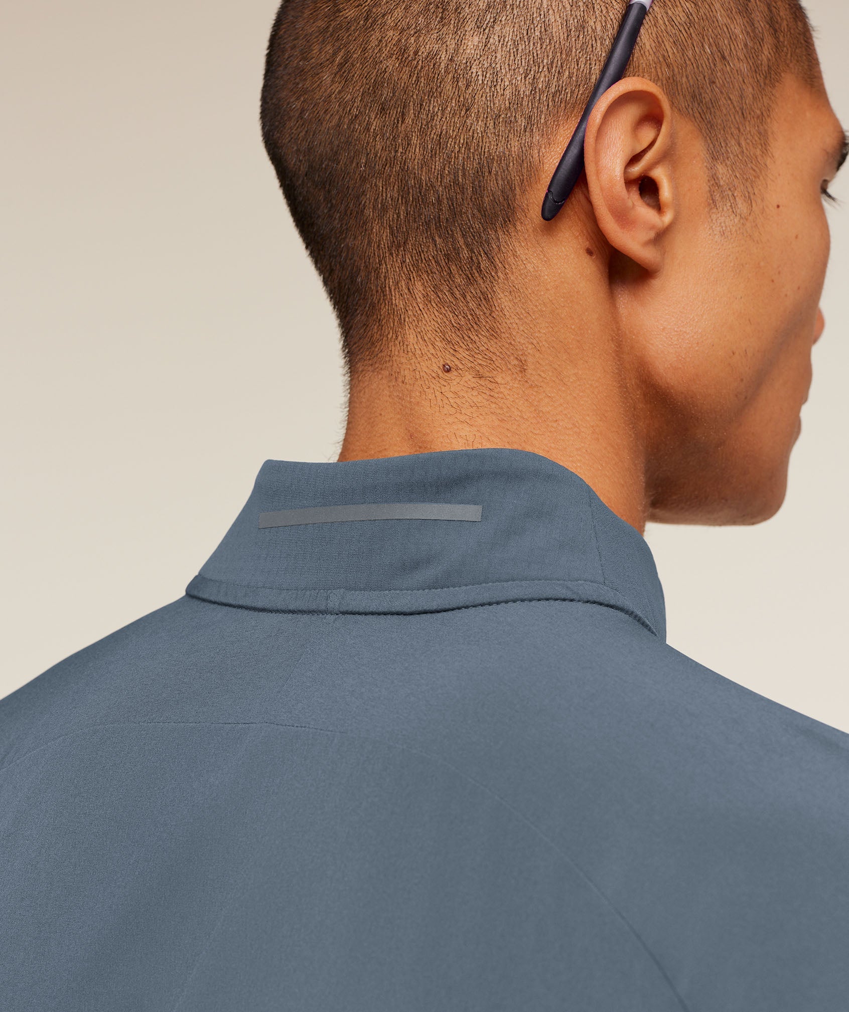 gymshark-running-elite-1-4-zip-pullovers-blue-ss25-1