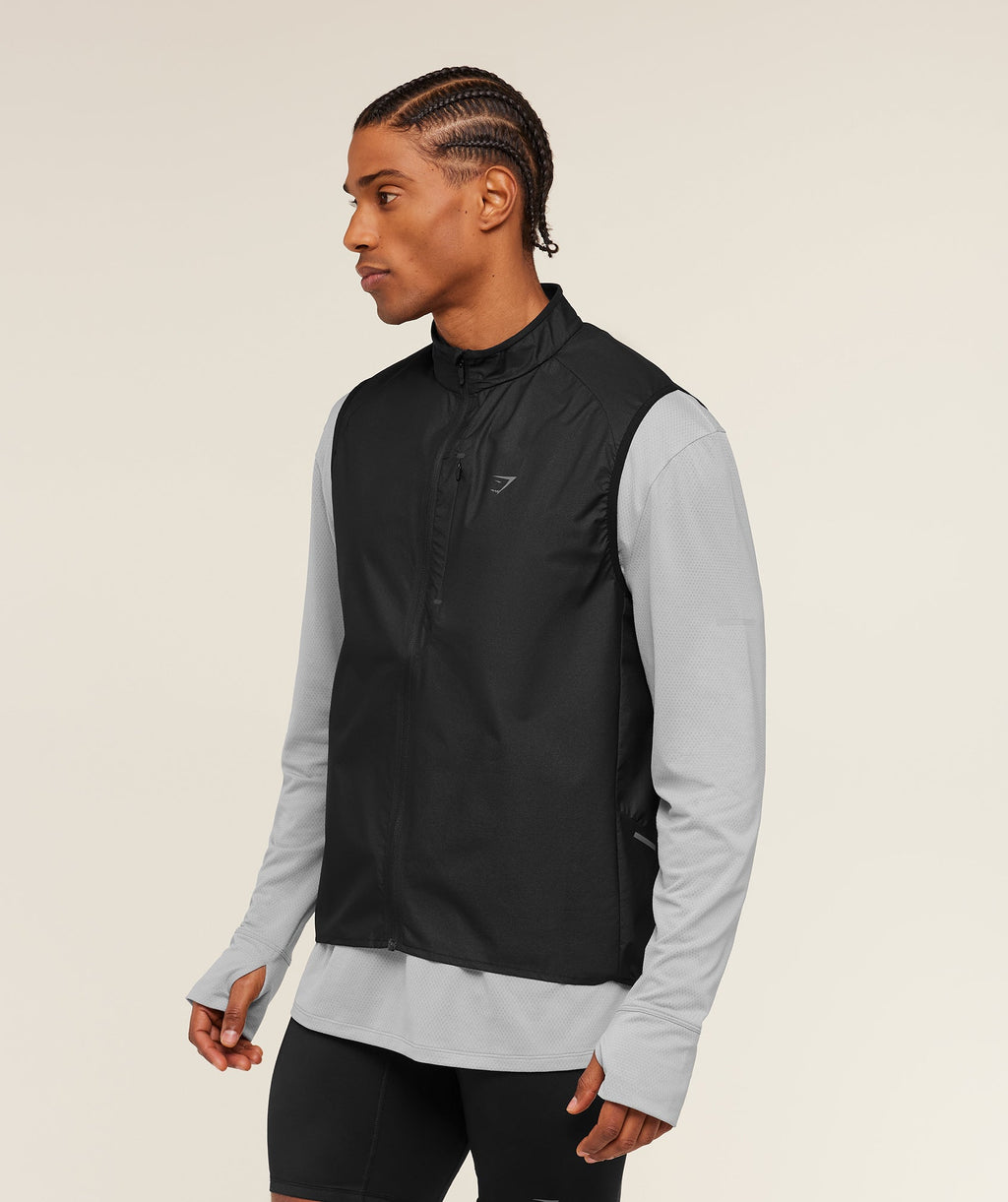 gymshark-running-elite-lightweight-gilet-jackets-outerwear-black-ss25