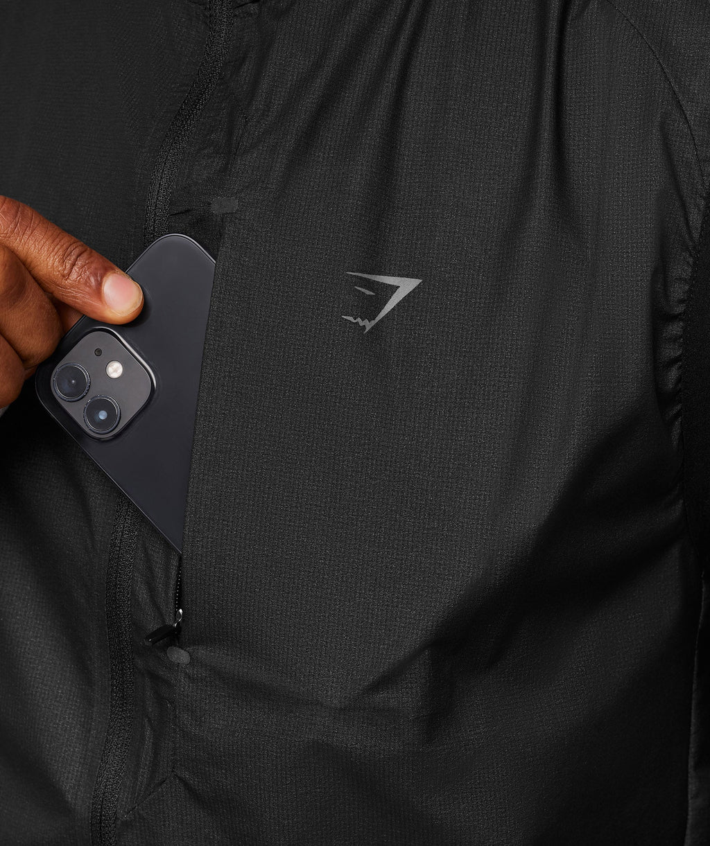 gymshark-running-elite-lightweight-gilet-jackets-outerwear-black-ss25