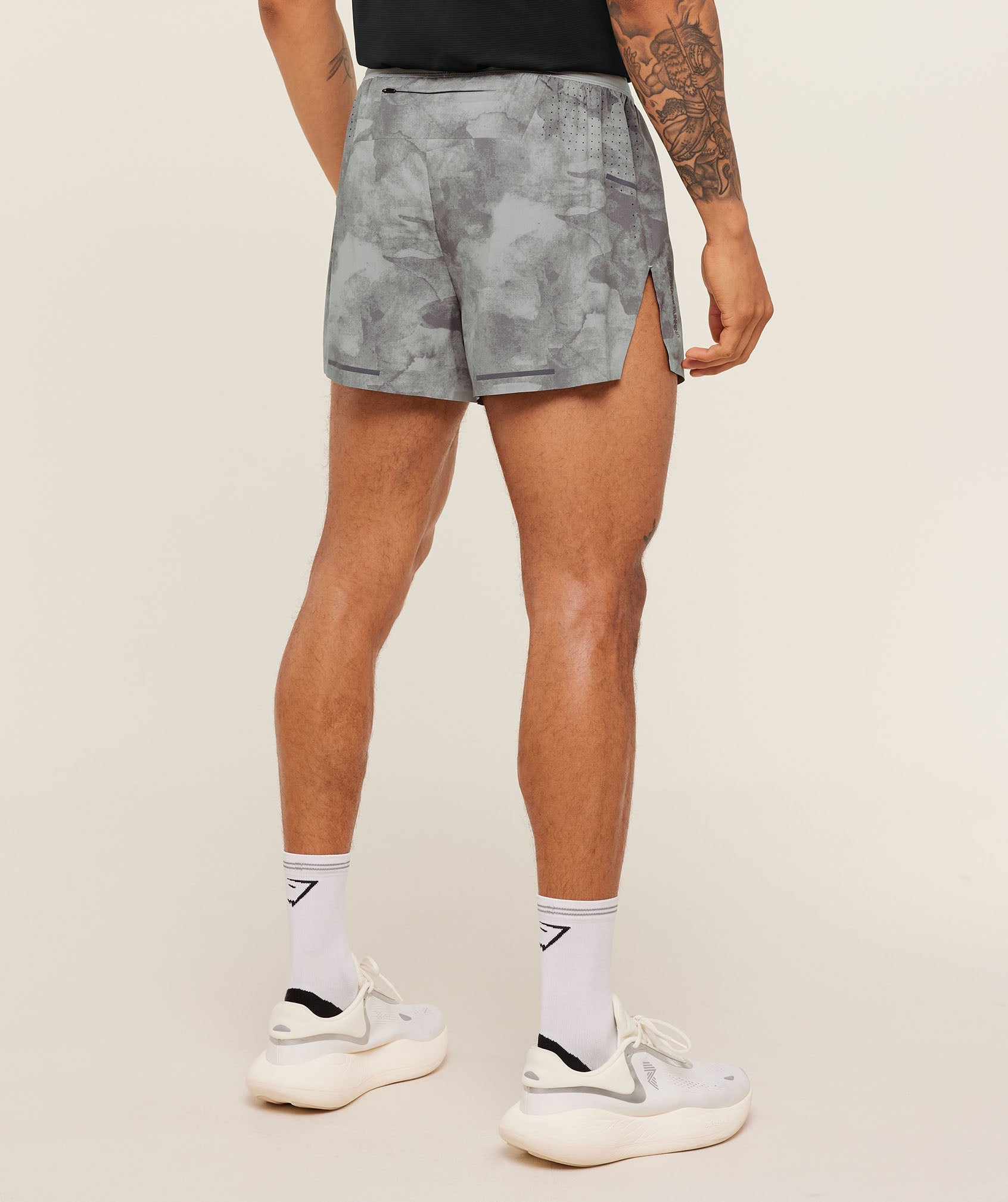 gymshark-running-elite-race-5-short-shorts-grey-aw25