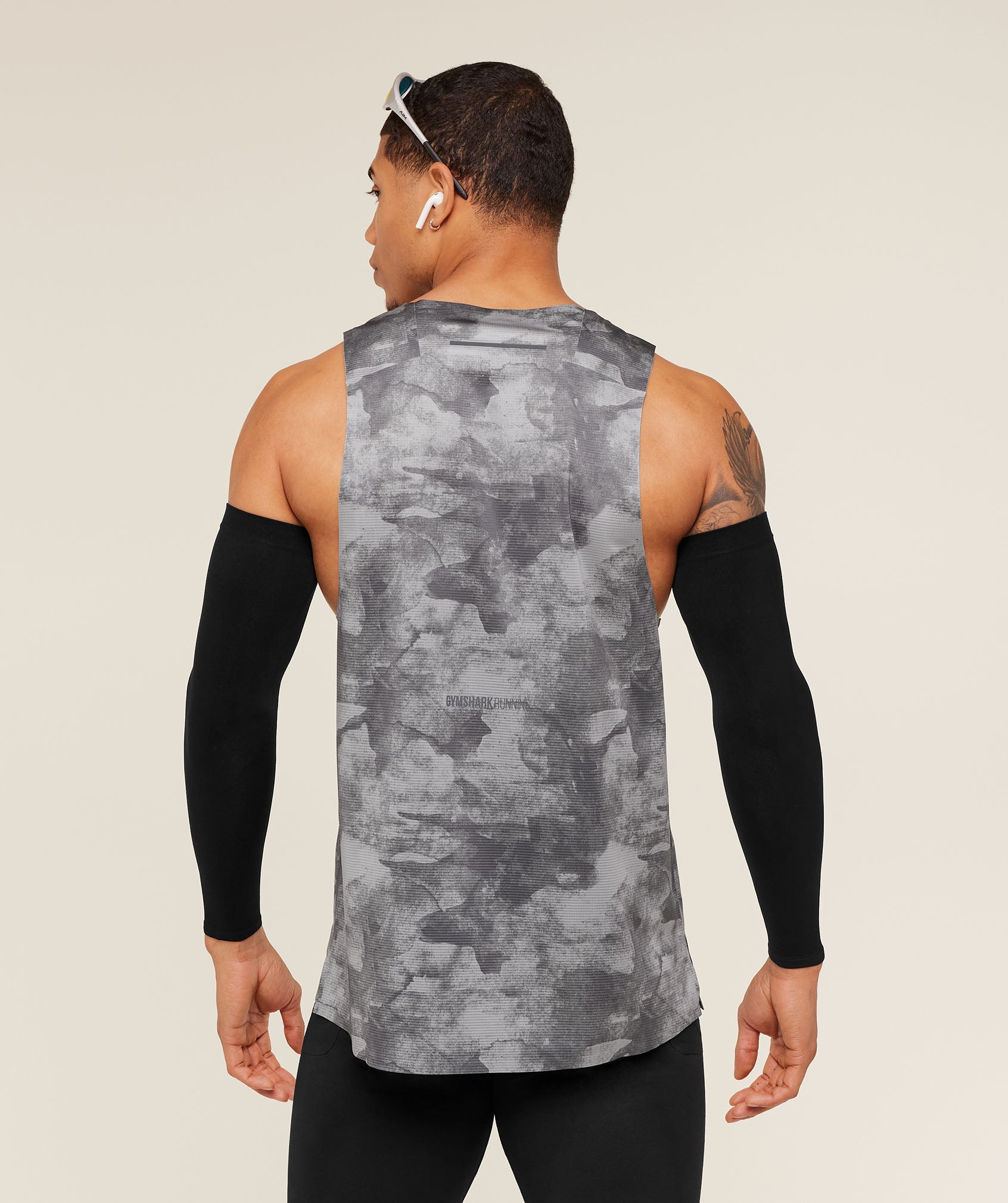 gymshark-running-elite-tank-sleeveless-tops-grey-aw25