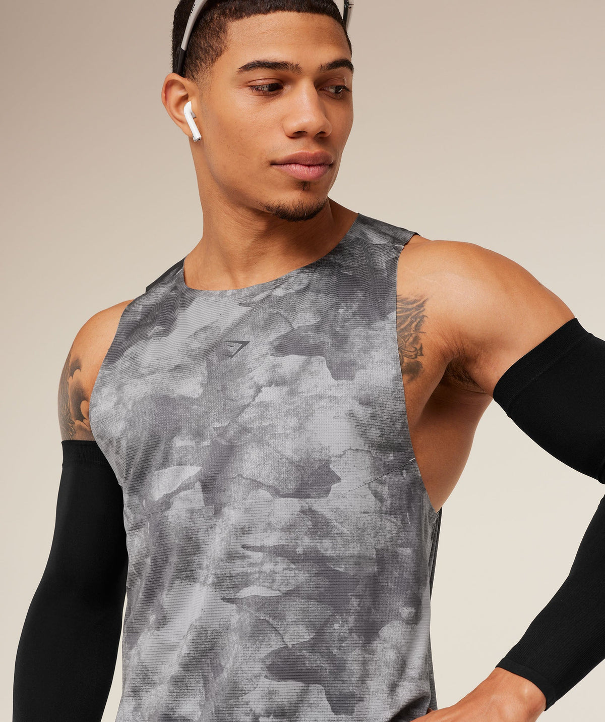 gymshark-running-elite-tank-sleeveless-tops-grey-aw25