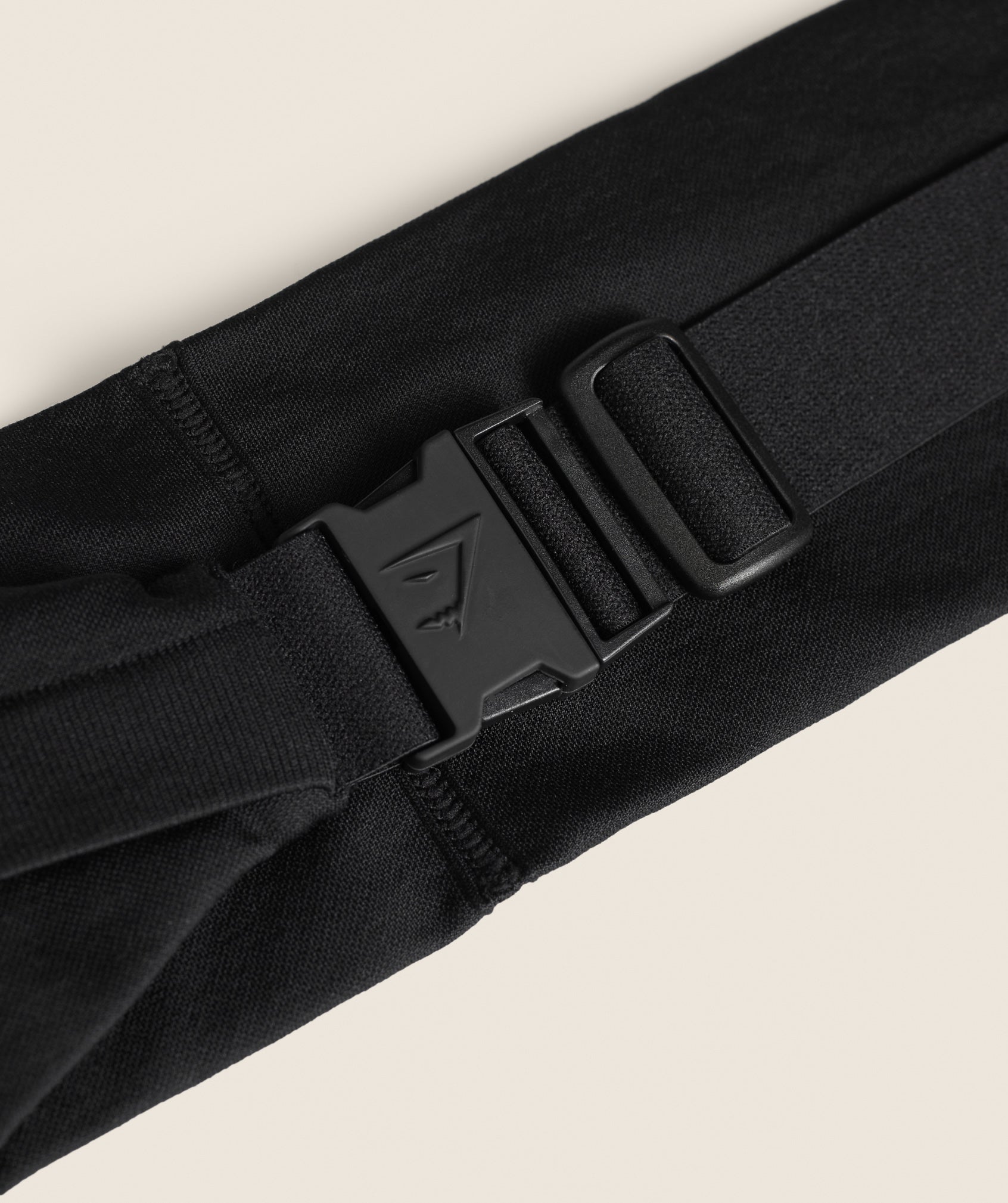 gymshark-running-waist-belt-black-aw24