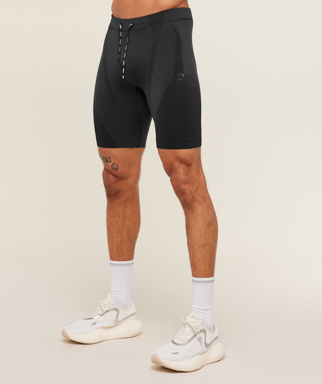 gymshark-seamless-running-half-tight-shorts