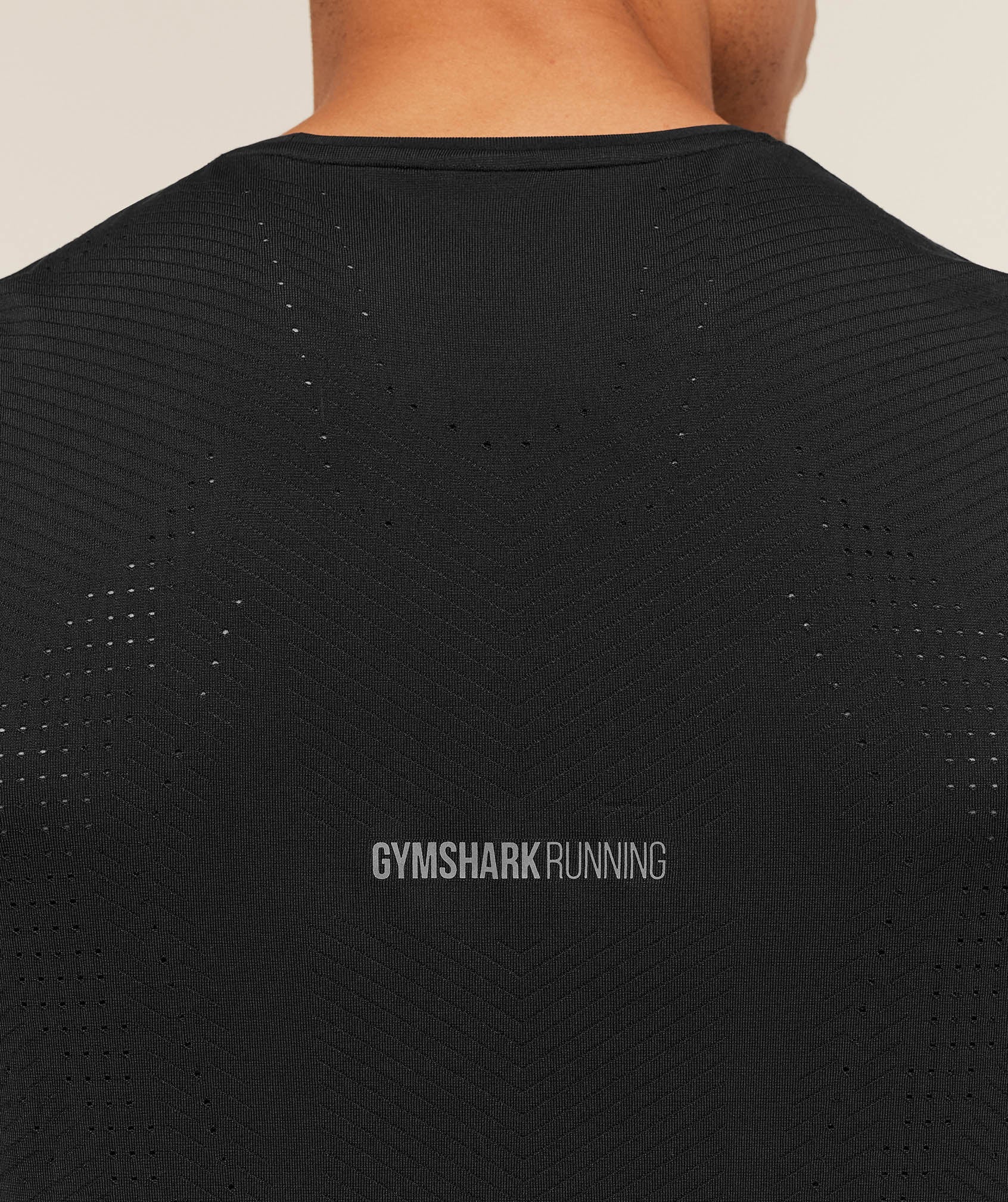 gymshark-seamless-running-t-shirt-ss-tops-black-ss26