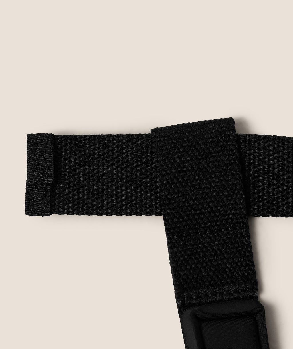 gymshark-lifting-straps-equipment-black-aw25