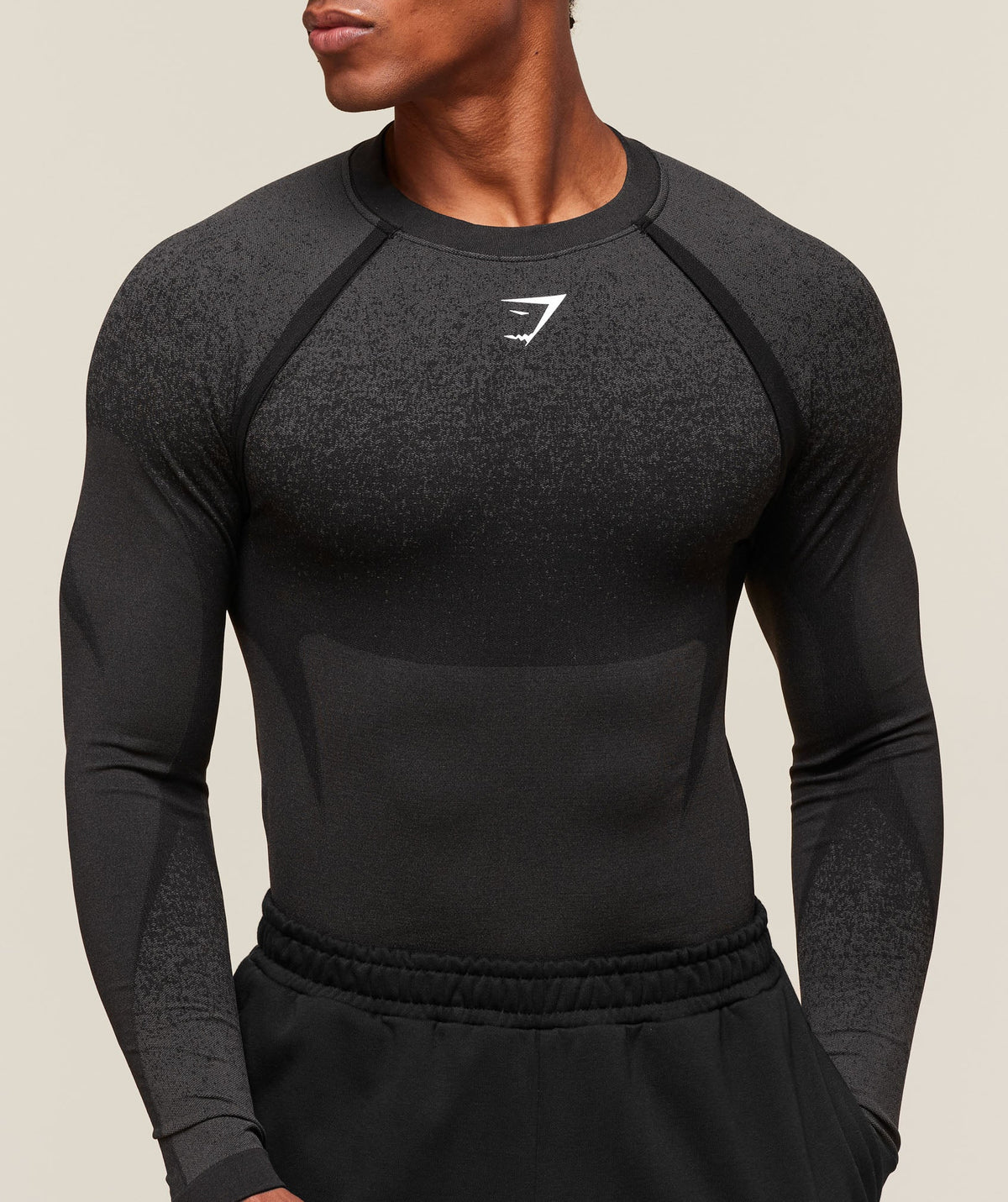 gymshark-shadow-seamless-long-sleeve-t-shirt-black-ss25