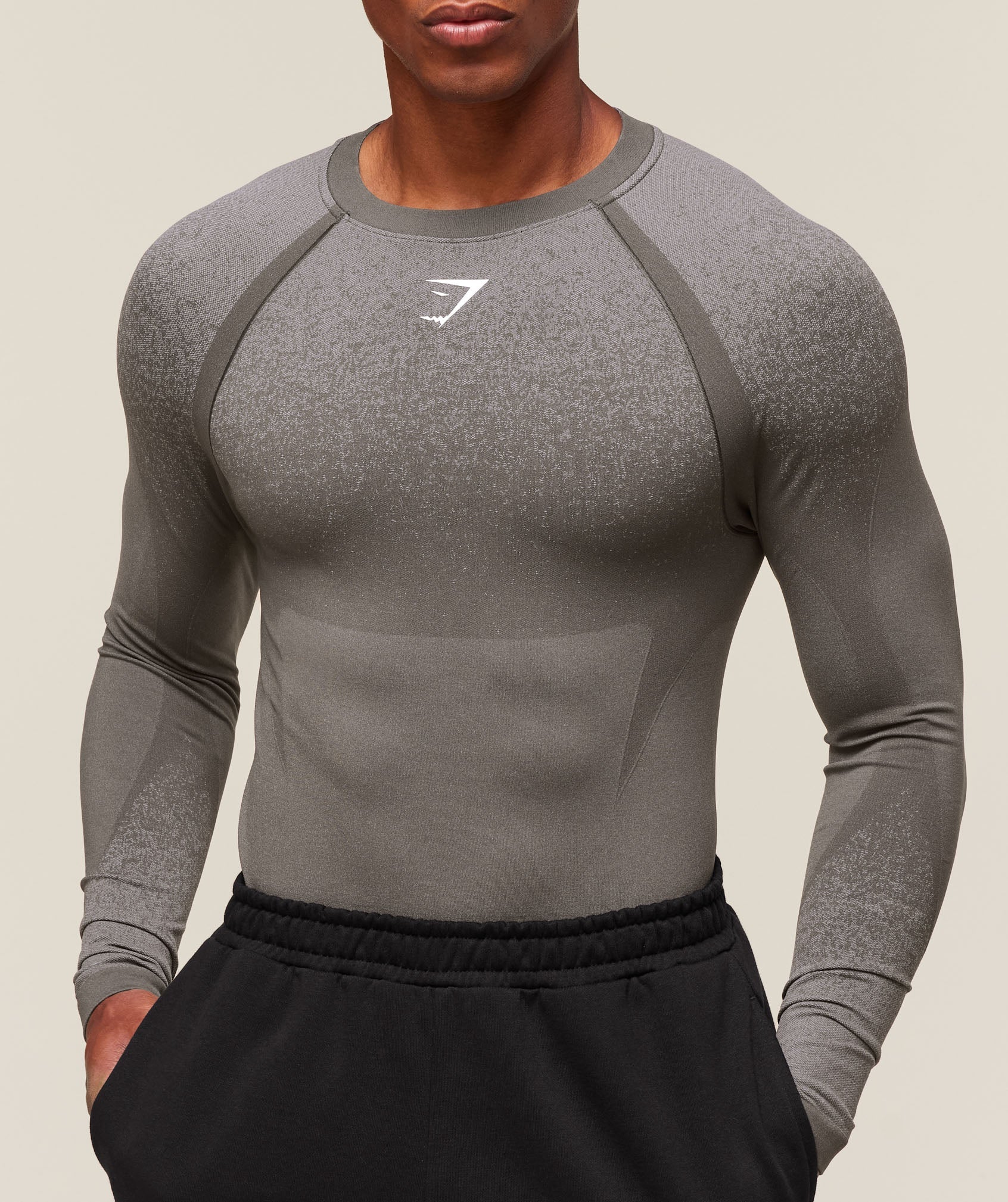 gymshark-shadow-seamless-long-sleeve-t-shirt-meteor-grey-ss25