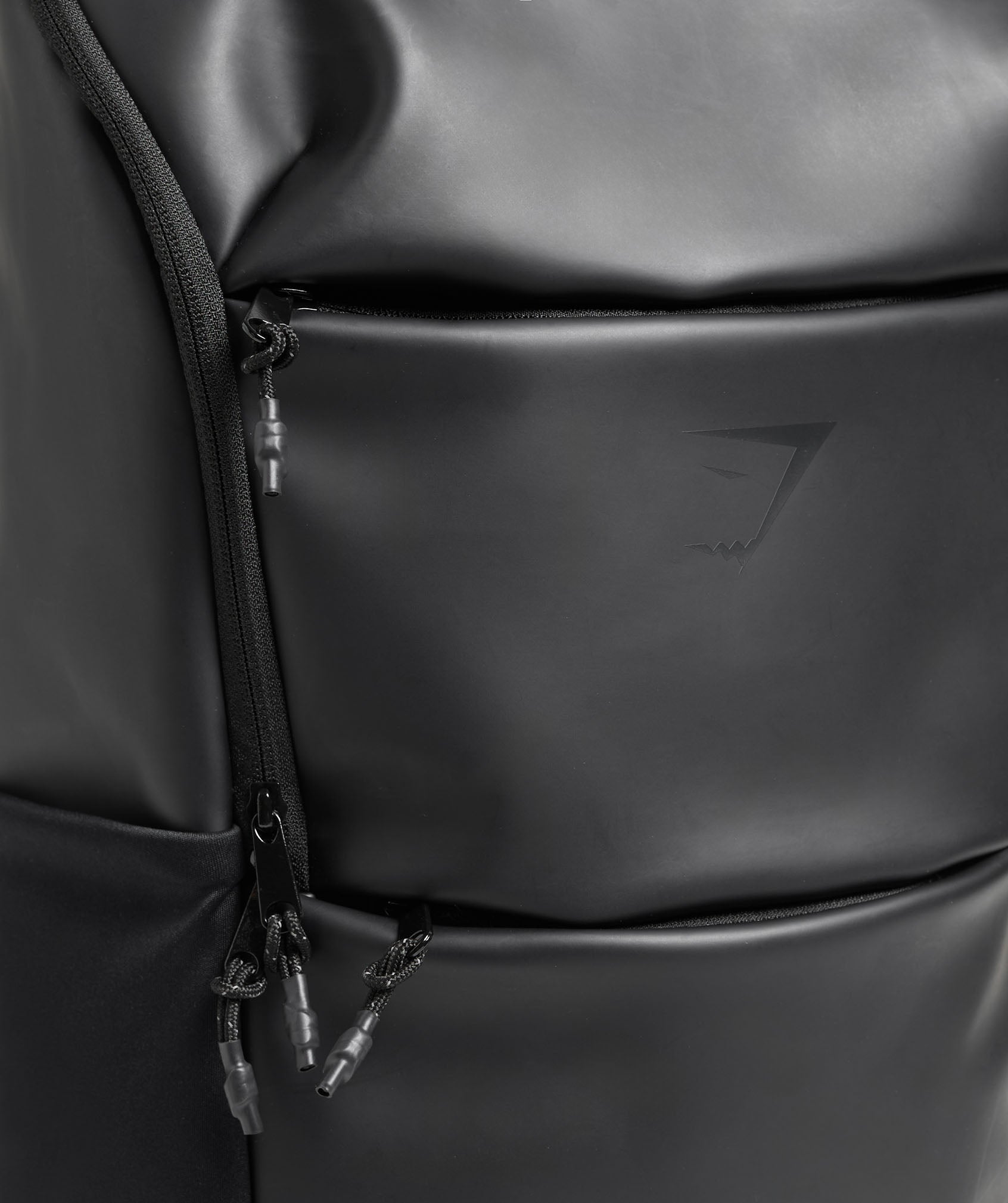 gymshark-sleek-backpack-black-ss25